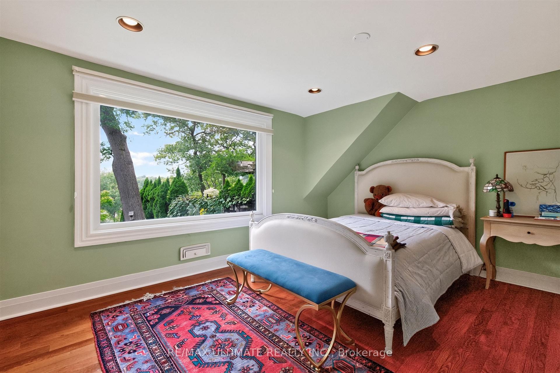 Photo 18 of Unit Upper, 39 Riverside Crescent, Toronto, High Park-Swansea — HOMEH