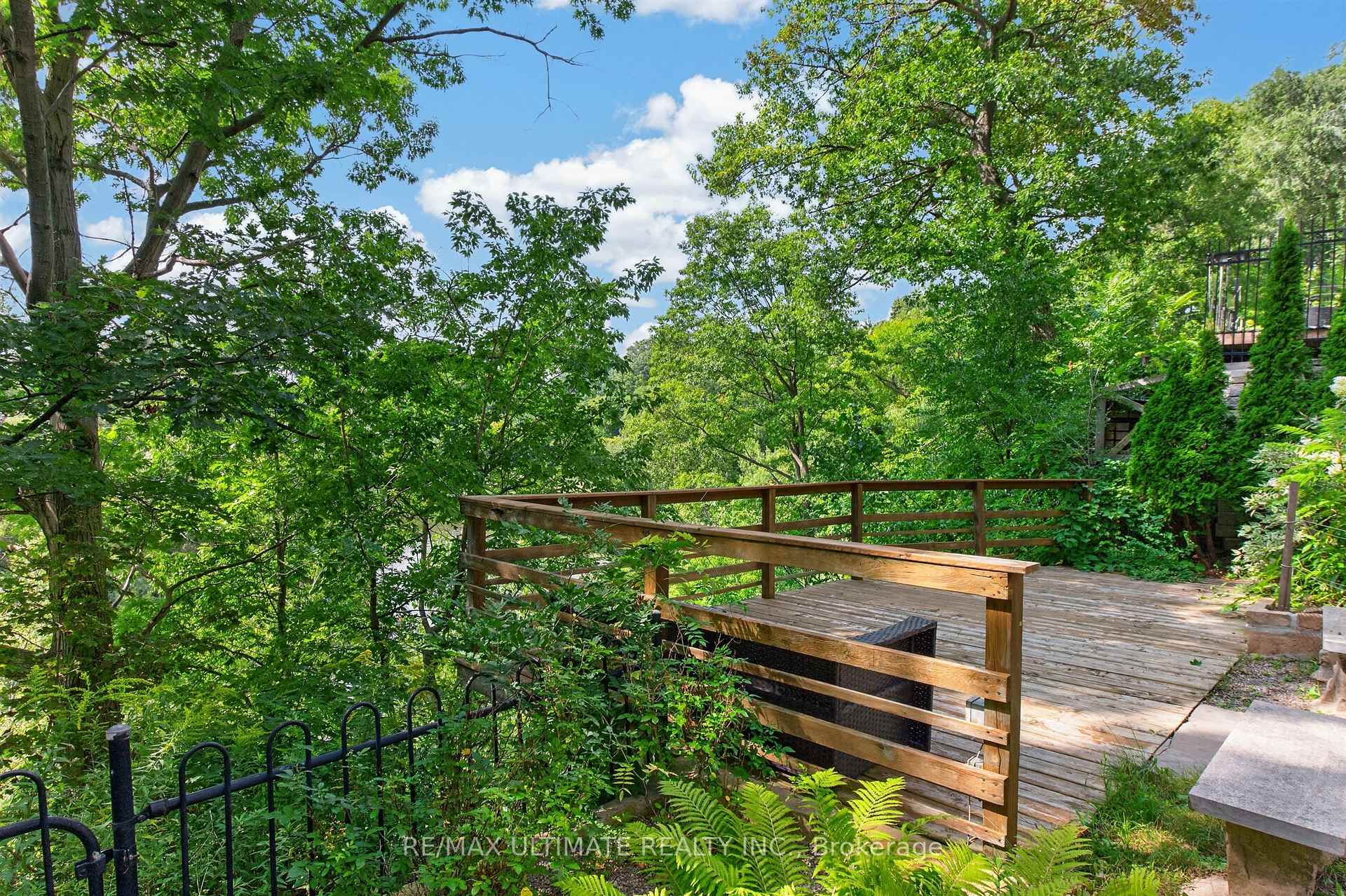 Photo 33 of Unit Upper, 39 Riverside Crescent, Toronto, High Park-Swansea — HOMEH