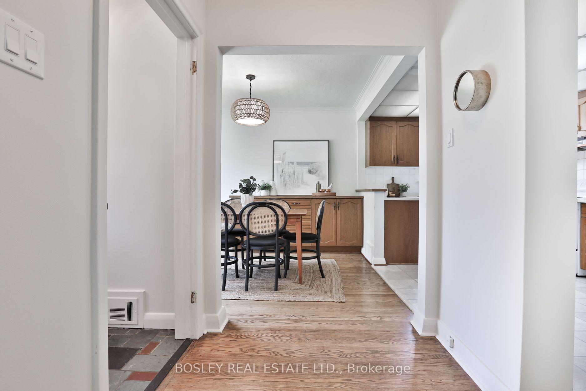 Photo 8 of 69 Ravenscrest Drive, Etobicoke, Princess-Rosethorn — HOMEH