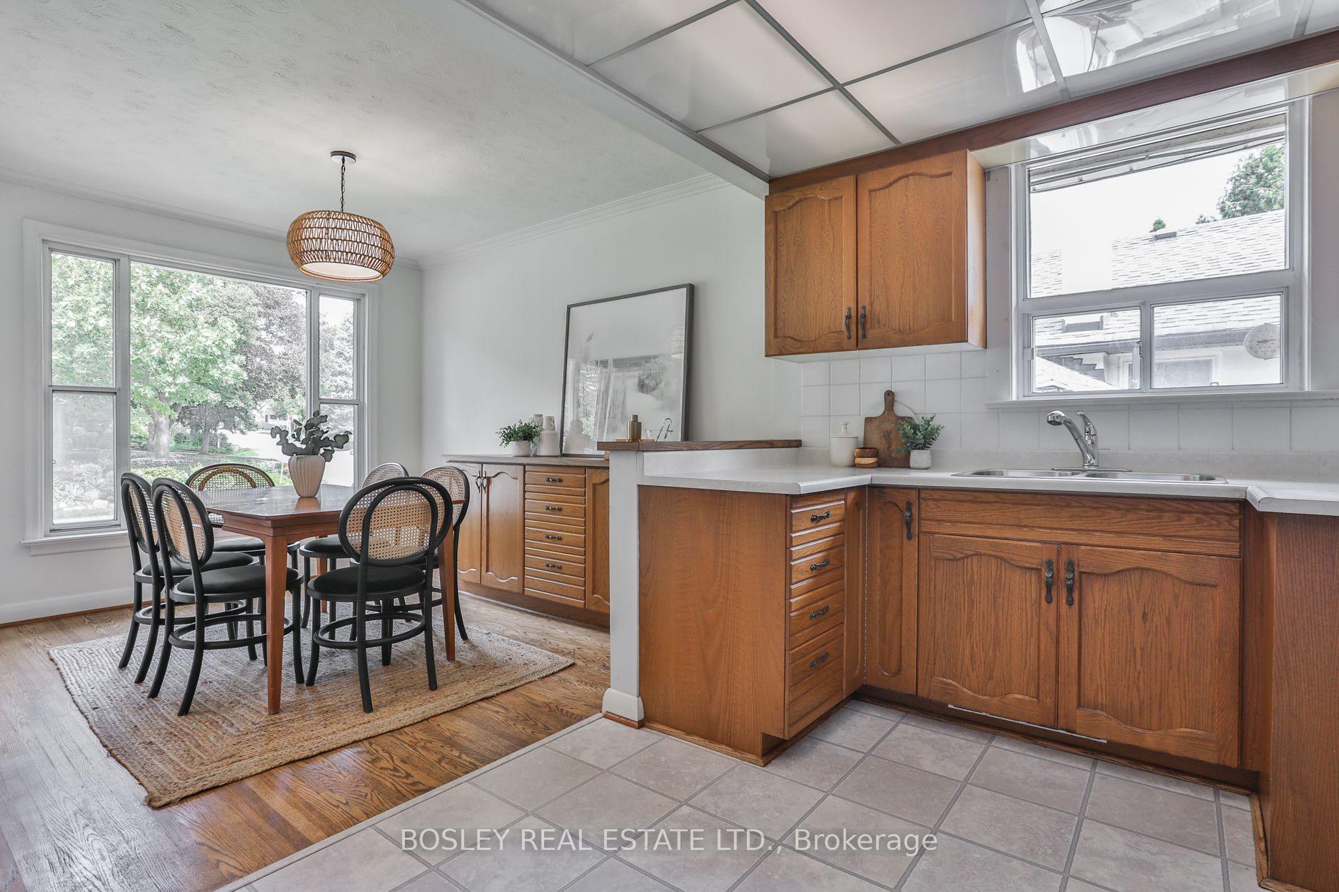 Photo 11 of 69 Ravenscrest Drive, Etobicoke, Princess-Rosethorn — HOMEH