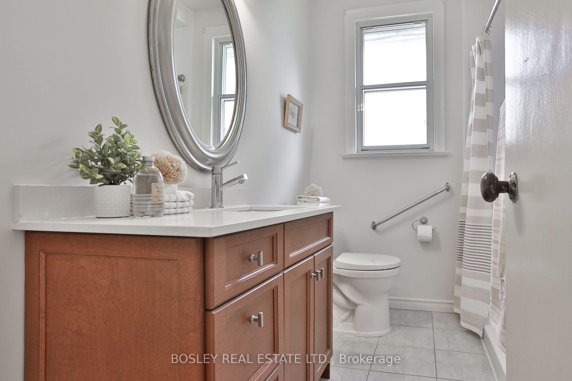 Photo 14 of 69 Ravenscrest Drive, Etobicoke, Princess-Rosethorn — HOMEH