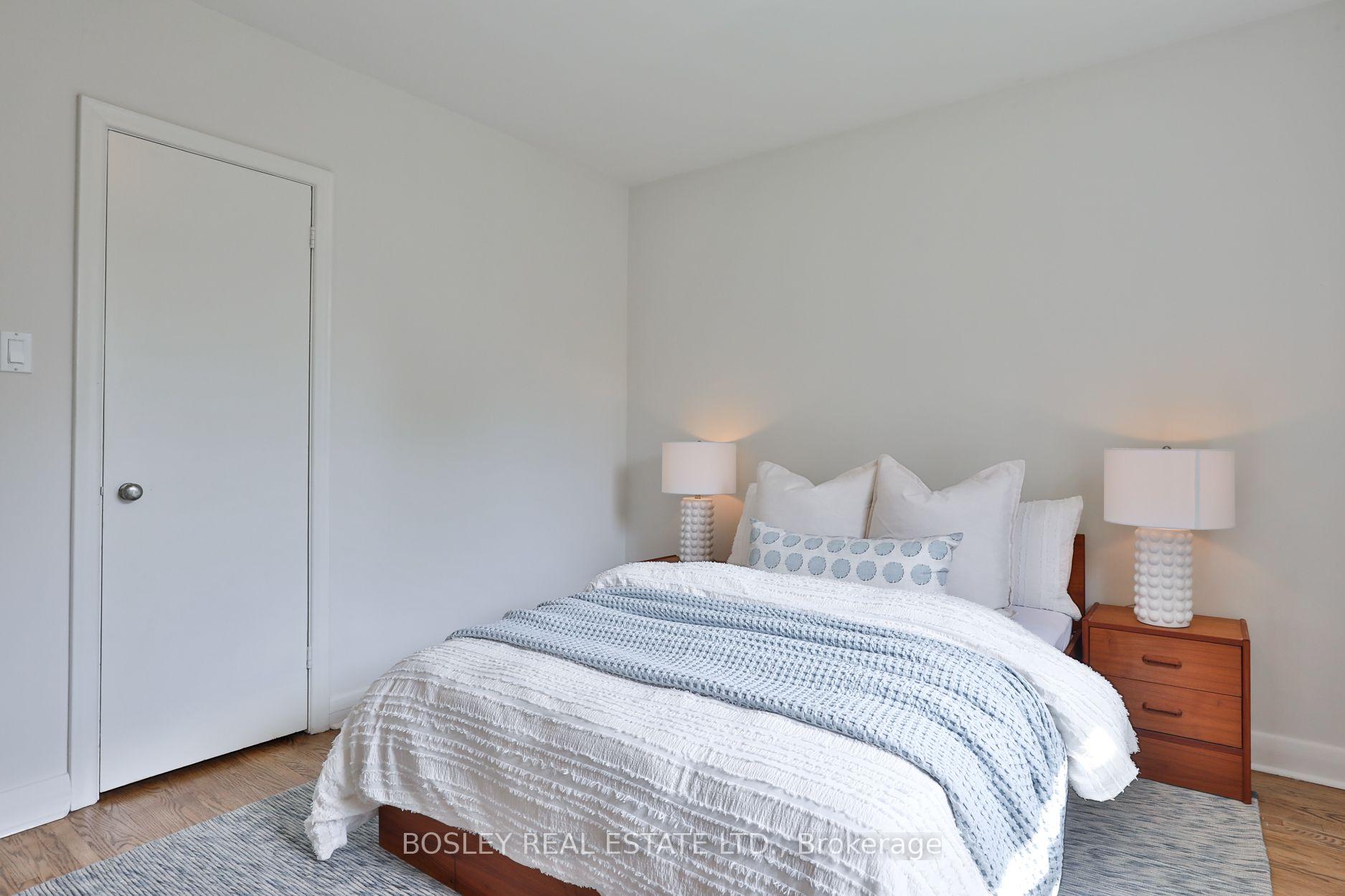Photo 16 of 69 Ravenscrest Drive, Etobicoke, Princess-Rosethorn — HOMEH