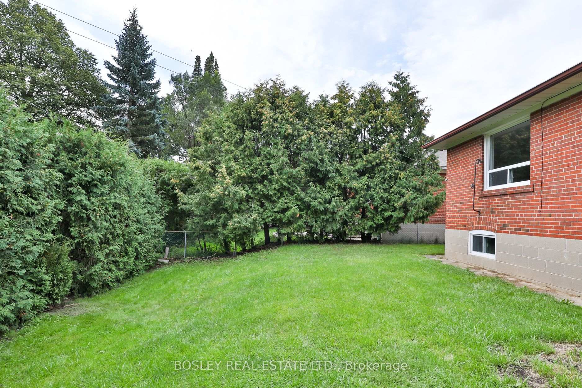 Photo 33 of 69 Ravenscrest Drive, Etobicoke, Princess-Rosethorn — HOMEH