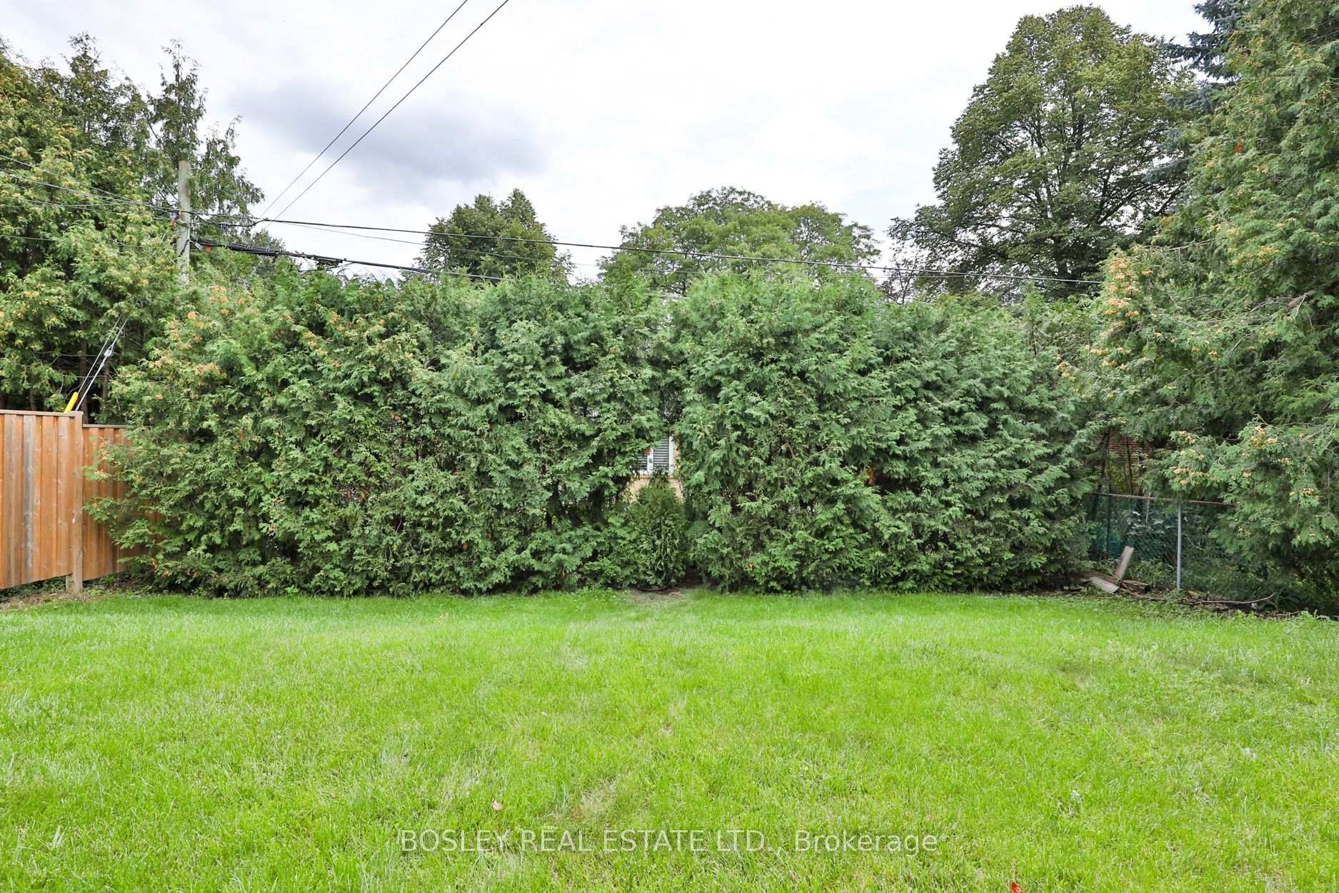 Photo 38 of 69 Ravenscrest Drive, Etobicoke, Princess-Rosethorn — HOMEH