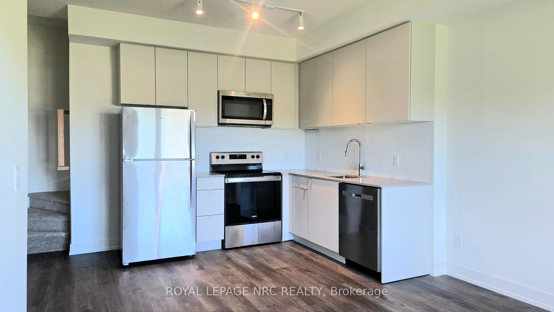 Photo 7 of Unit 305B, 16 Melbourne Avenue, St. Catharines, E. Chester — HOMEH