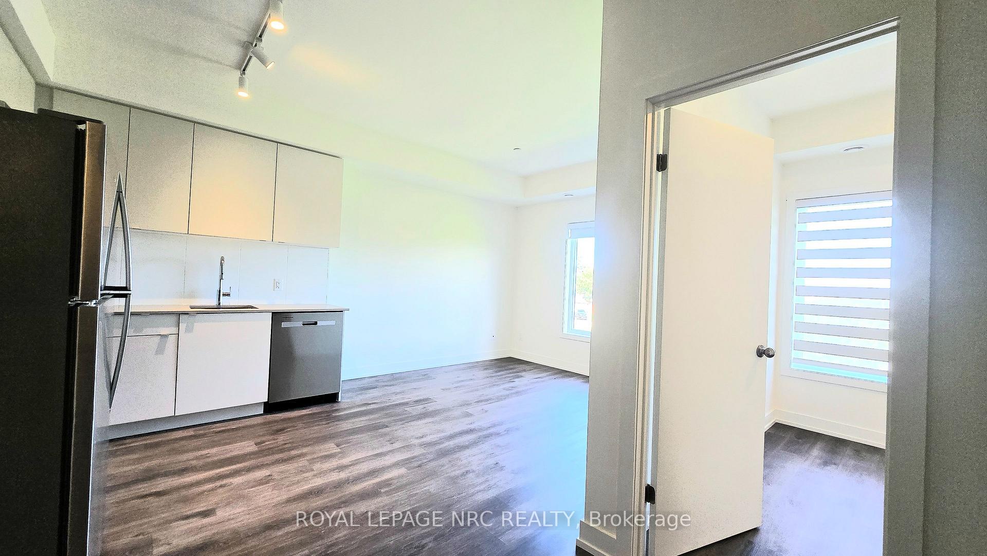 Photo 12 of Unit 305B, 16 Melbourne Avenue, St. Catharines, E. Chester — HOMEH