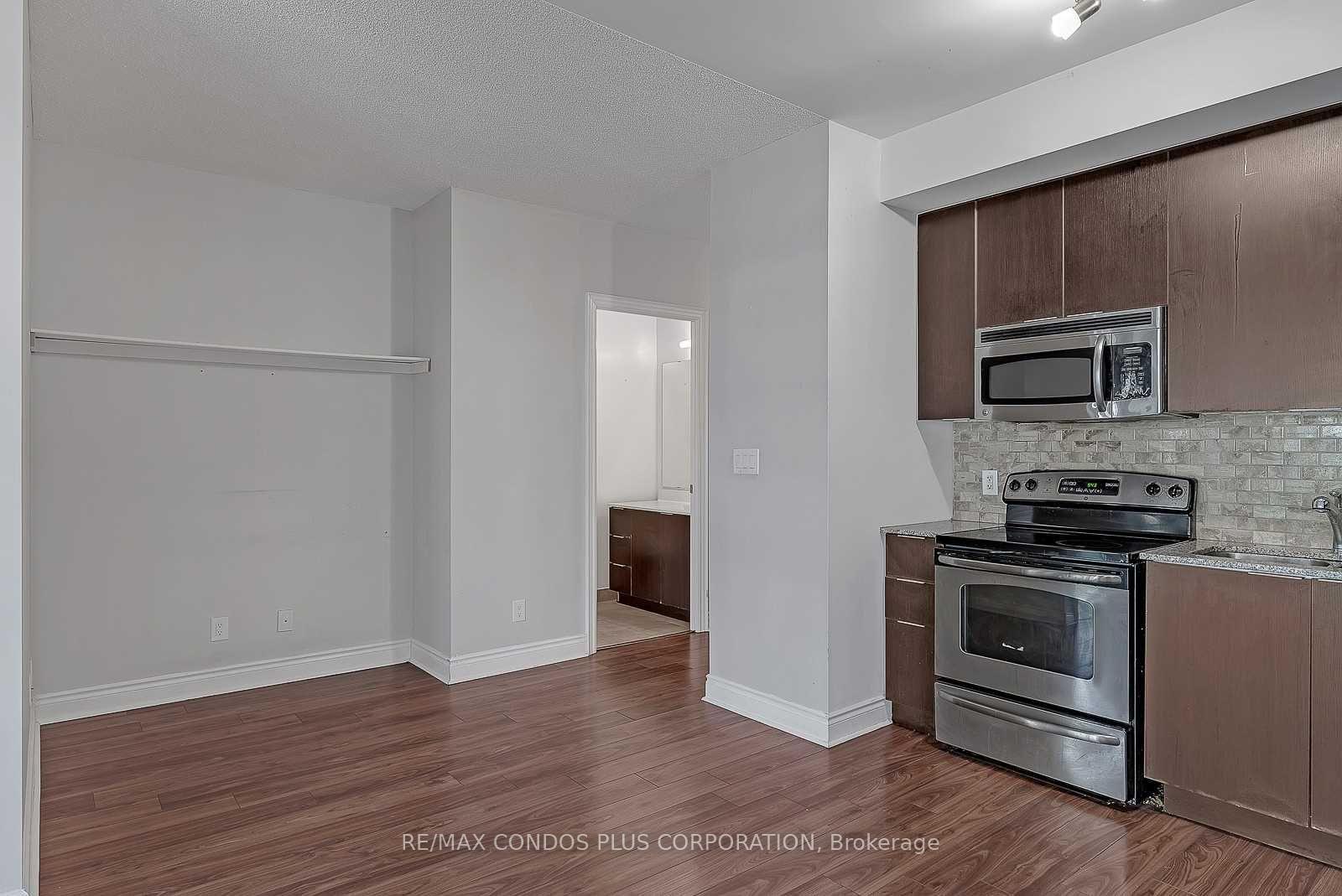 Photo 6 of Unit 1906, 16 Brookers Lane, Etobicoke, Mimico — HOMEH