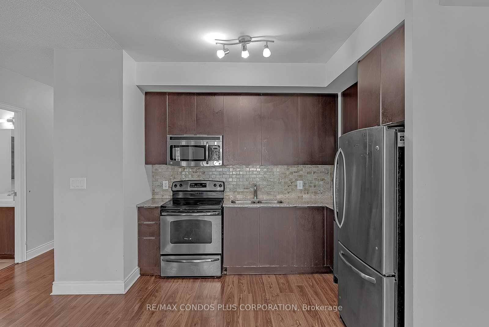 Photo 10 of Unit 1906, 16 Brookers Lane, Etobicoke, Mimico — HOMEH