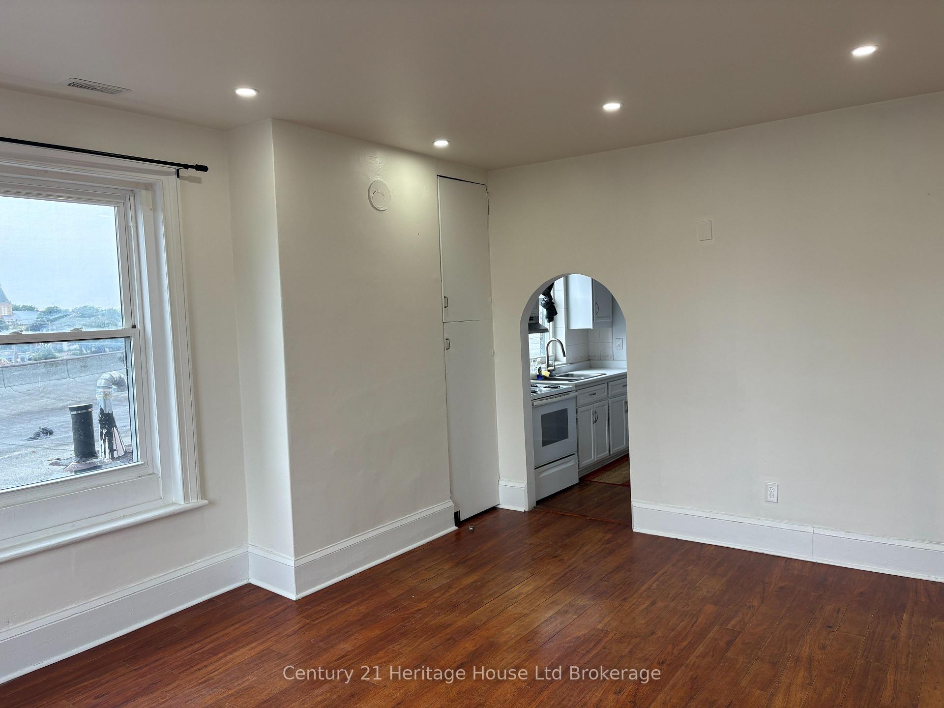 Photo 4 of Unit 2, 694 Dundas Street, Woodstock, Woodstock - South — HOMEH