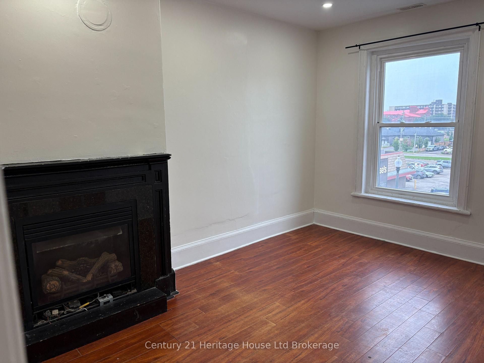 Photo 5 of Unit 2, 694 Dundas Street, Woodstock, Woodstock - South — HOMEH
