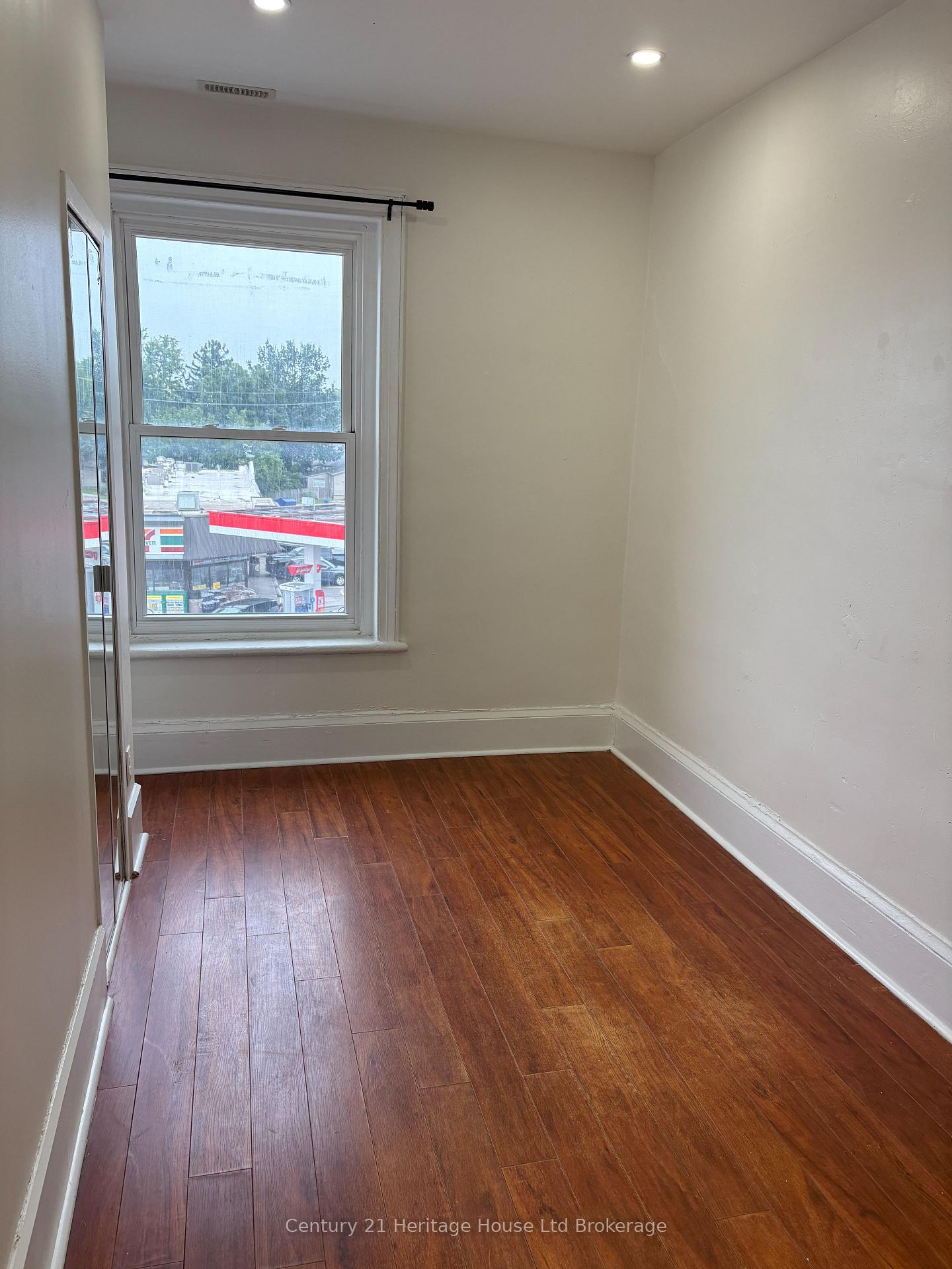 Photo 9 of Unit 2, 694 Dundas Street, Woodstock, Woodstock - South — HOMEH