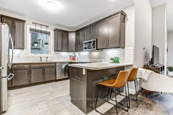 Photo 6 of 1625 Valhalla Street, London, North E — HOMEH
