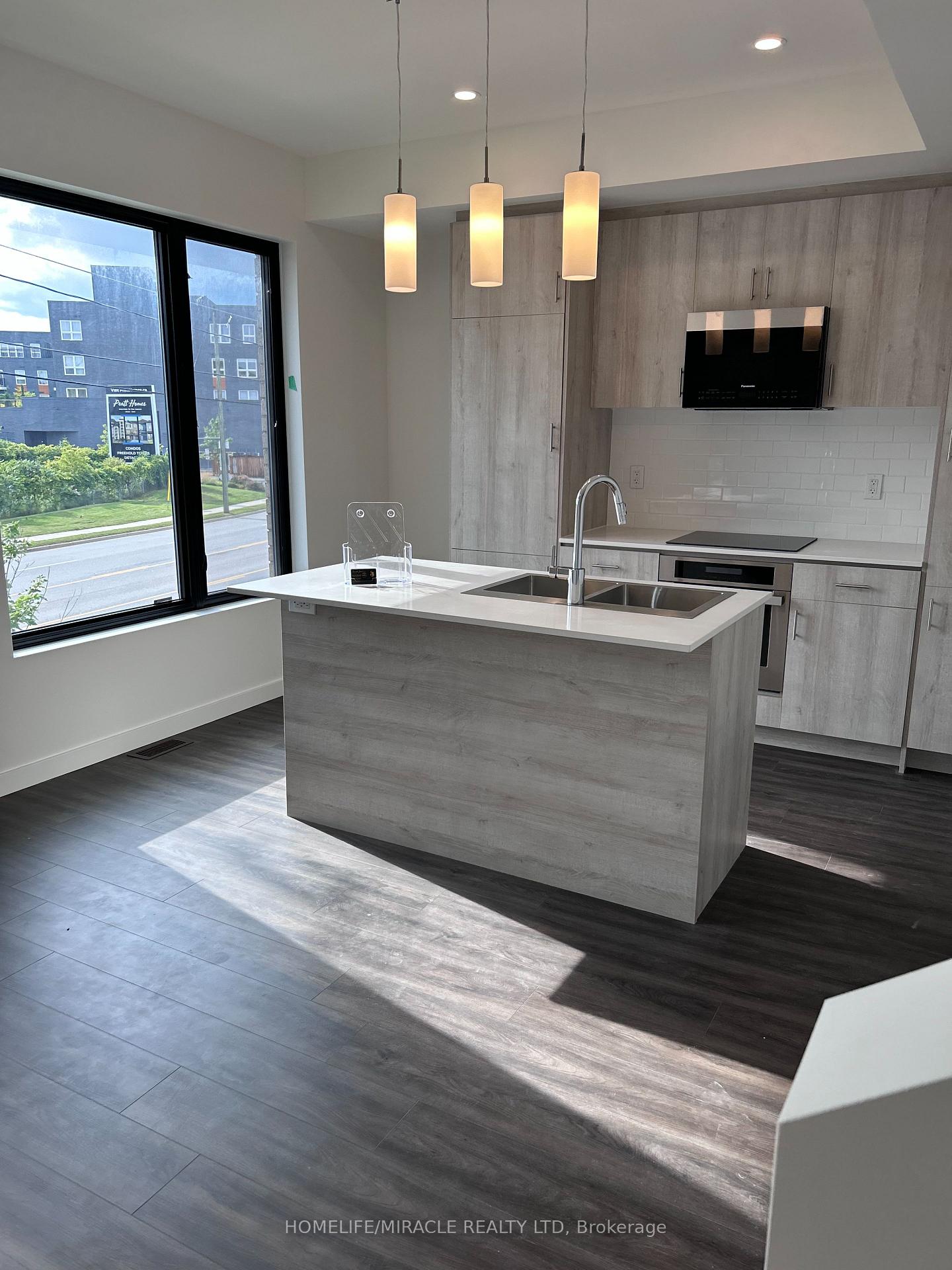 Photo 2 of 15 Rainwater Lane, Barrie, Holly — HOMEH