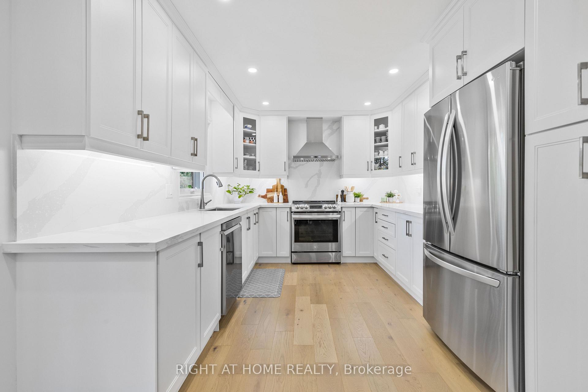 Photo 9 of 23 Riverview Boulevard, St. Catharines, Glendale/Glenridge — HOMEH