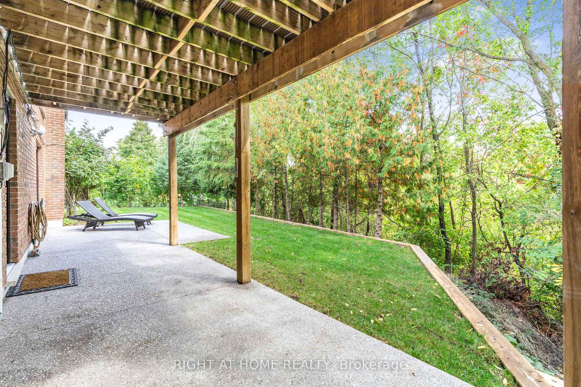 Photo 28 of 23 Riverview Boulevard, St. Catharines, Glendale/Glenridge — HOMEH