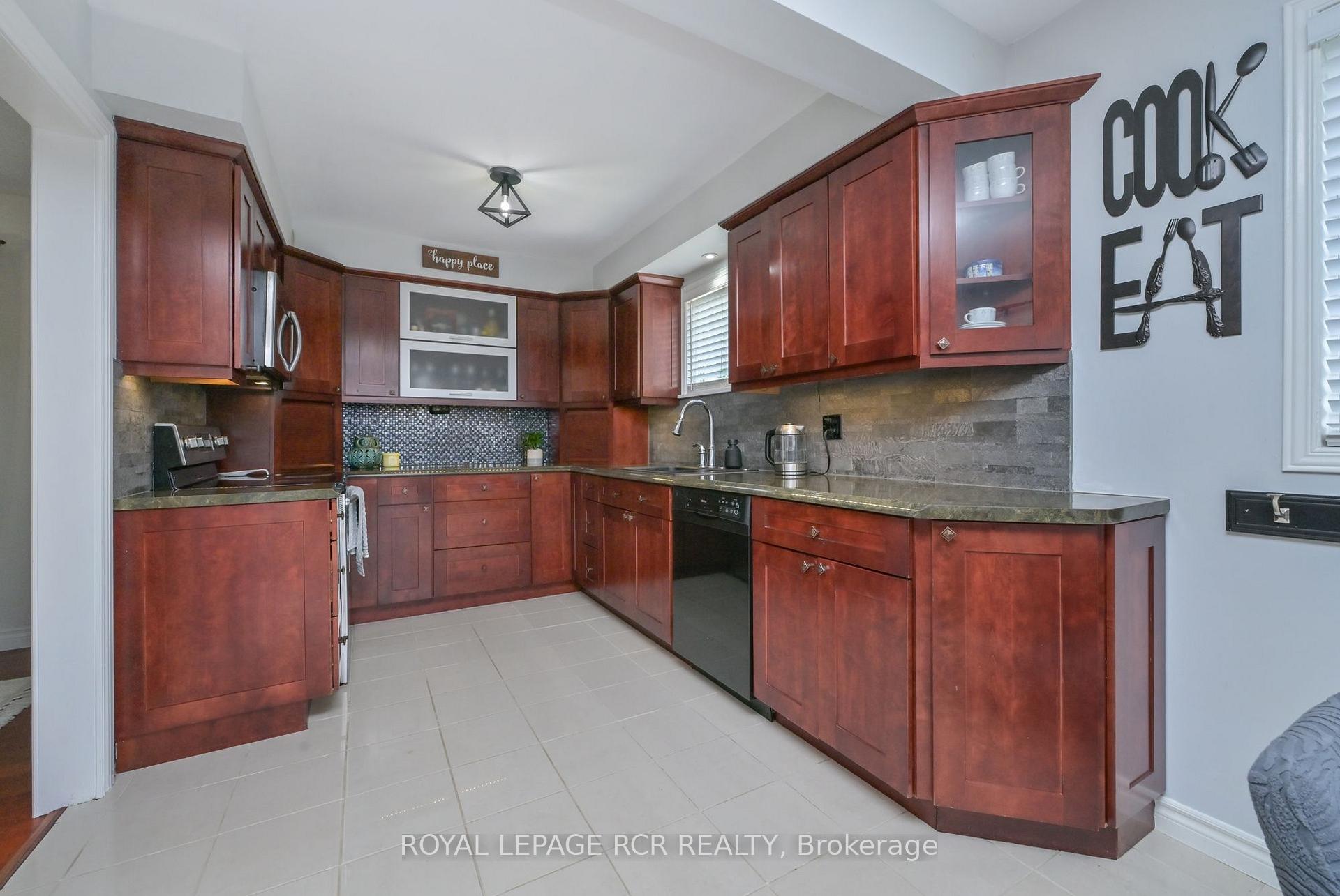 Photo 7 of 45 Fieldgate Drive, Orangeville — HOMEH