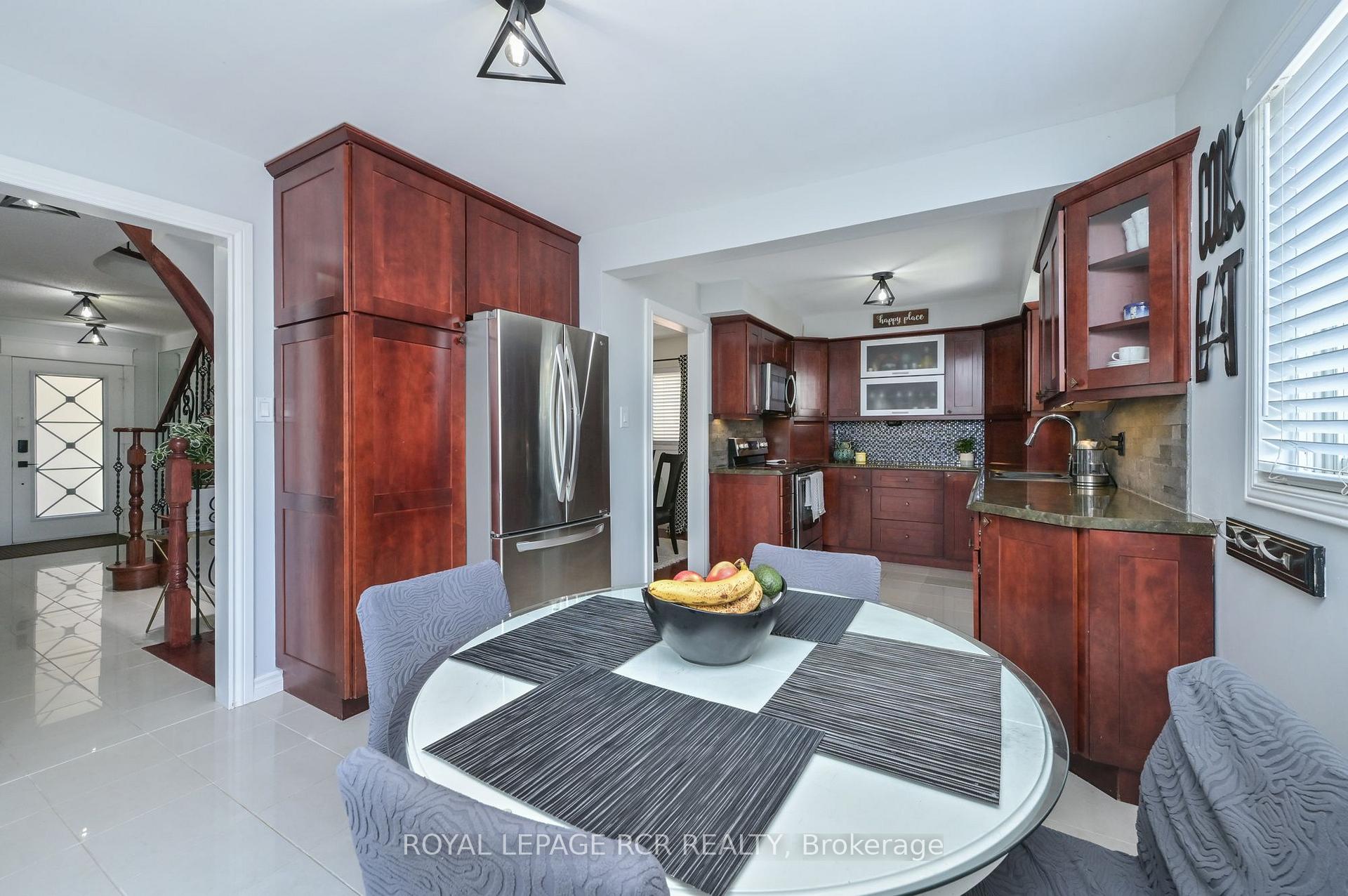Photo 9 of 45 Fieldgate Drive, Orangeville — HOMEH
