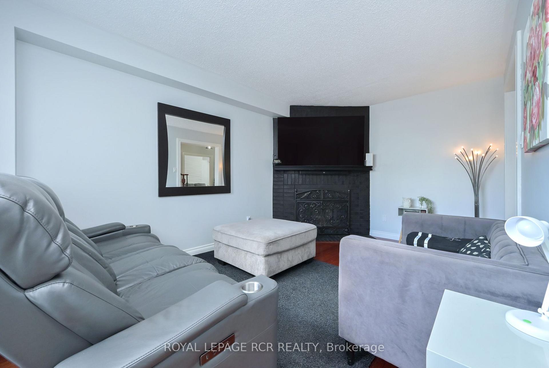 Photo 19 of 45 Fieldgate Drive, Orangeville — HOMEH