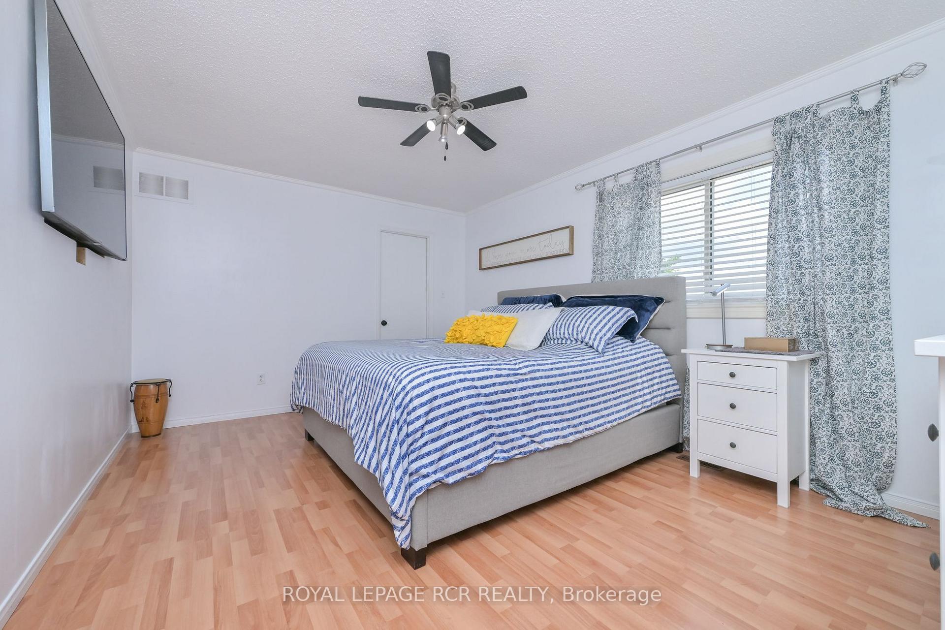 Photo 23 of 45 Fieldgate Drive, Orangeville — HOMEH
