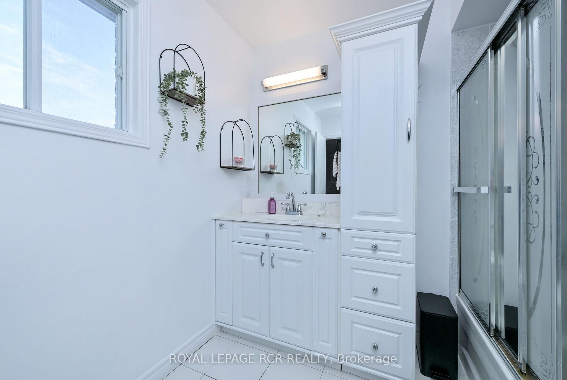 Photo 25 of 45 Fieldgate Drive, Orangeville — HOMEH