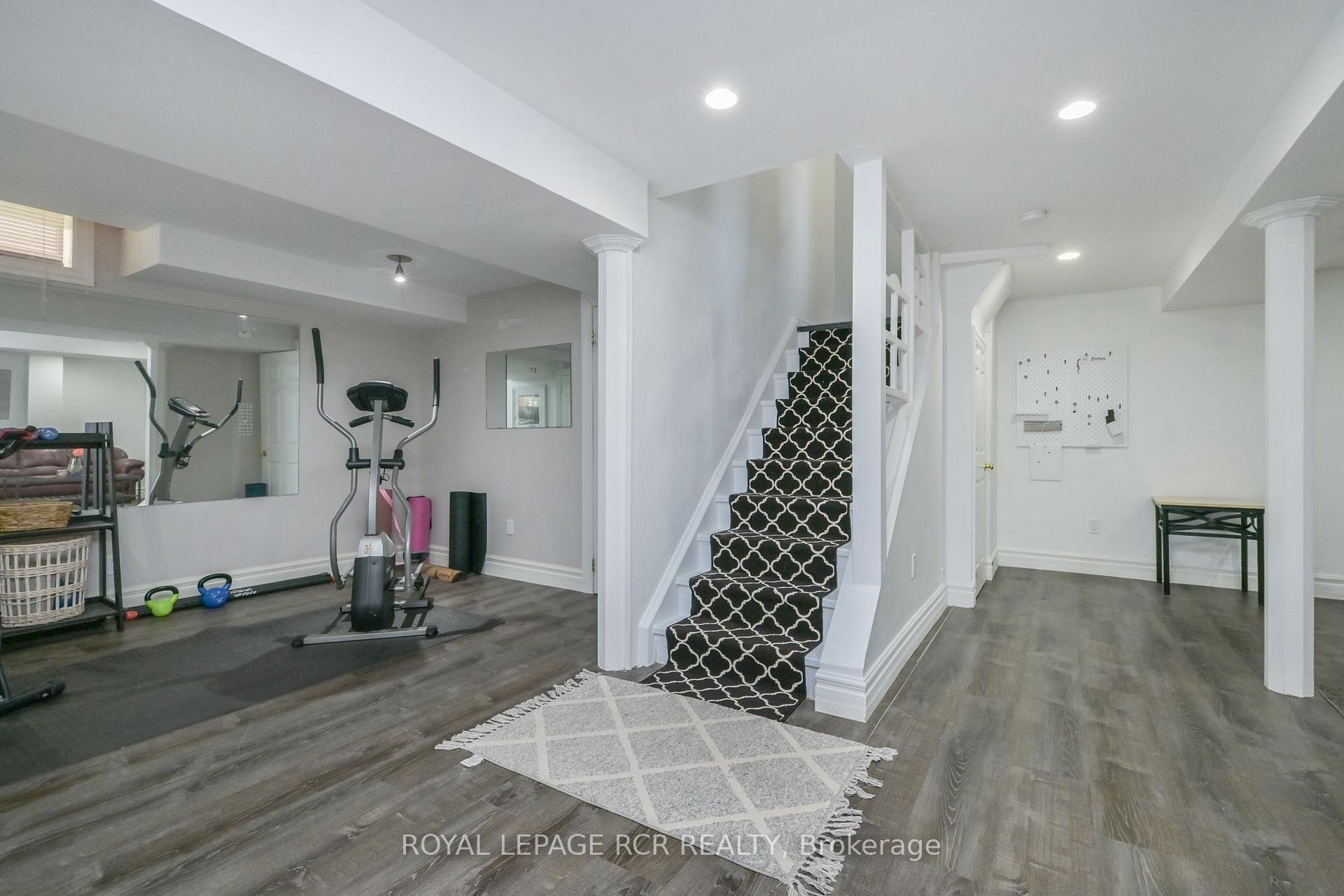 Photo 32 of 45 Fieldgate Drive, Orangeville — HOMEH