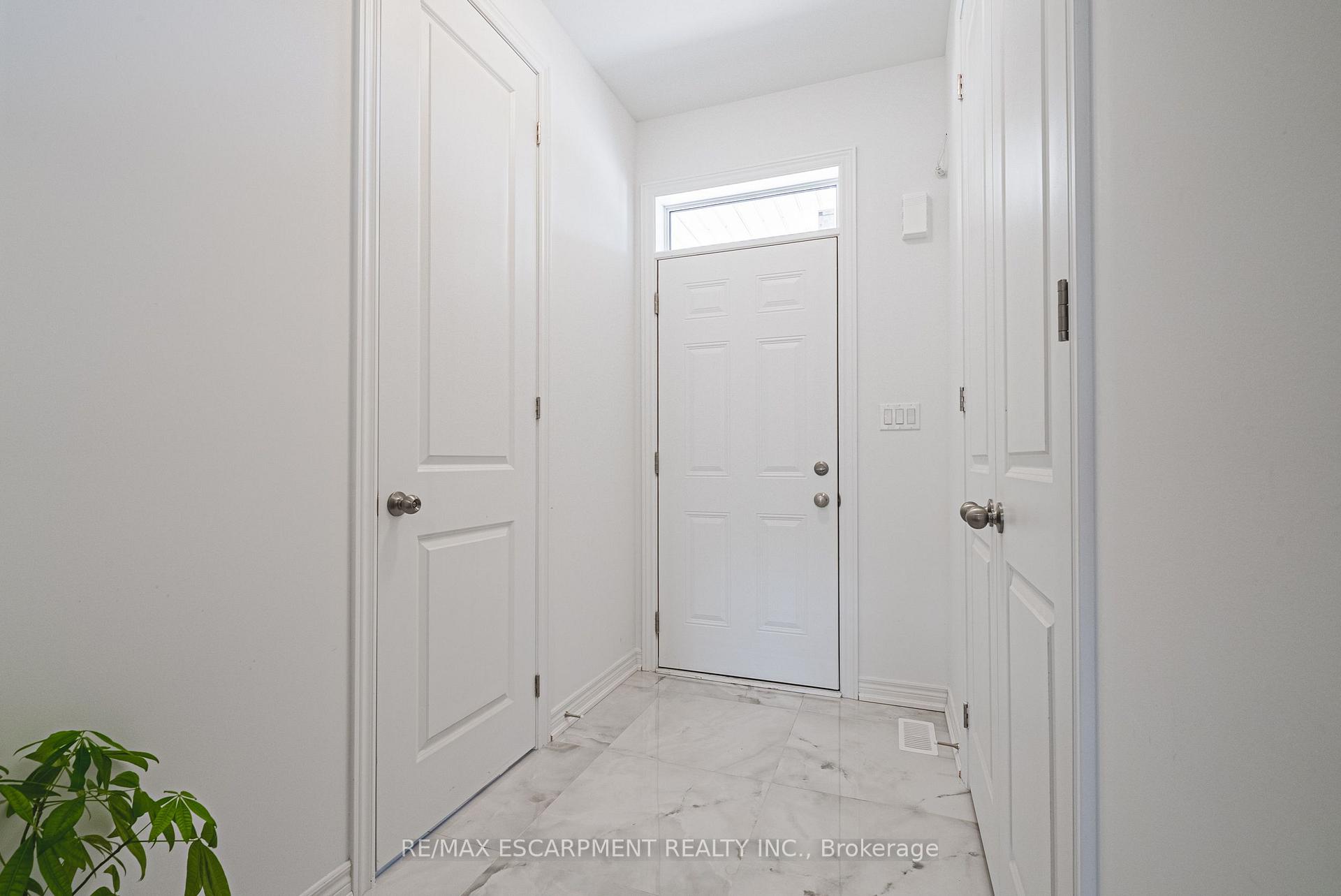 Photo 14 of 11 Davinci Boulevard, Hamilton, Carpenter — HOMEH