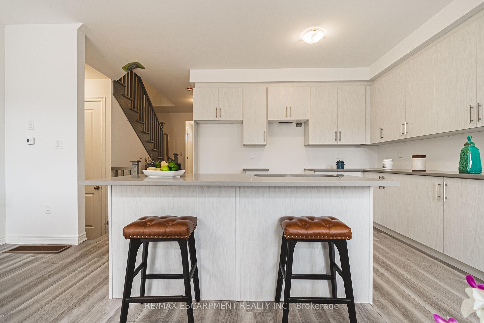 Photo 36 of 11 Davinci Boulevard, Hamilton, Carpenter — HOMEH