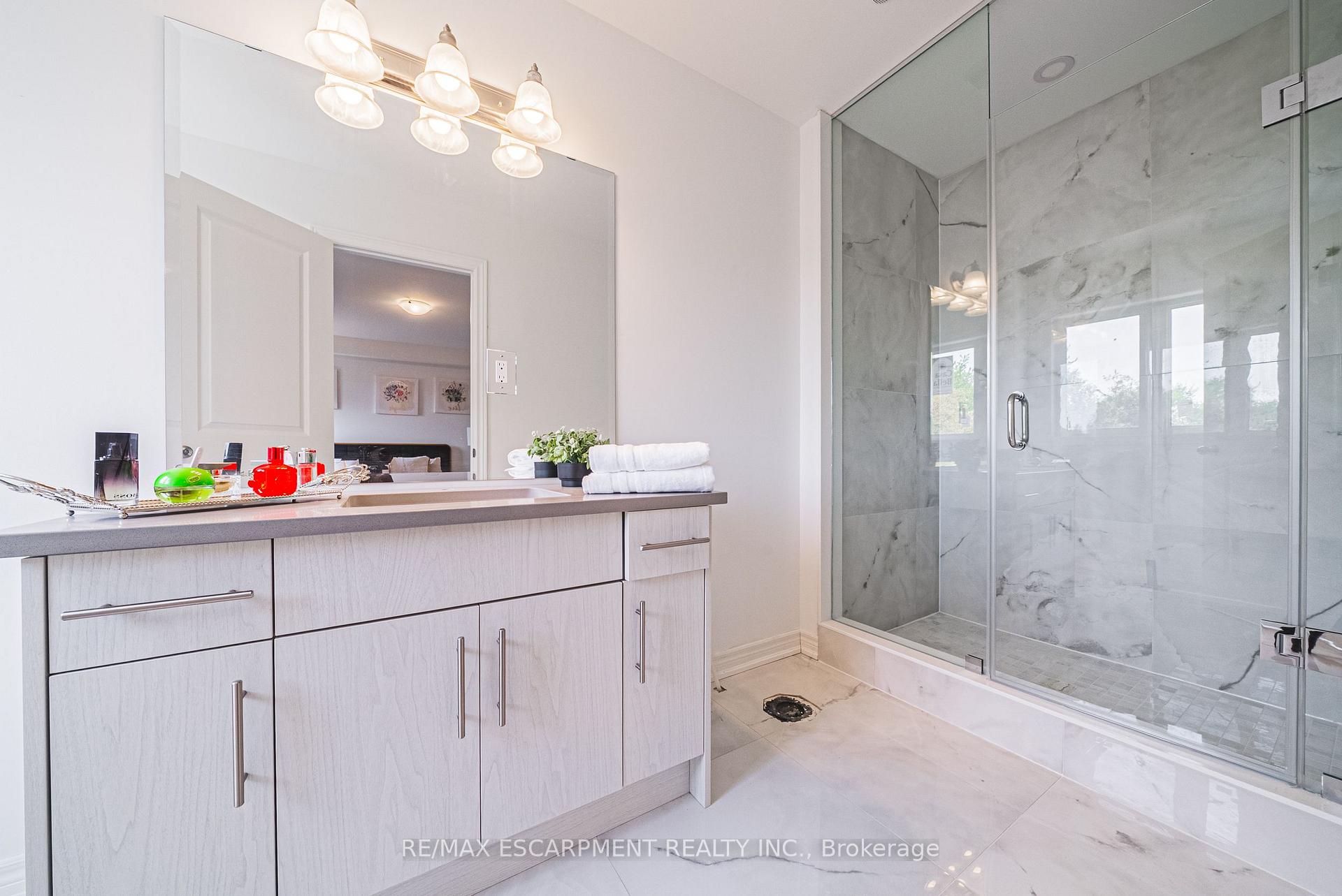 Photo 52 of 11 Davinci Boulevard, Hamilton, Carpenter — HOMEH