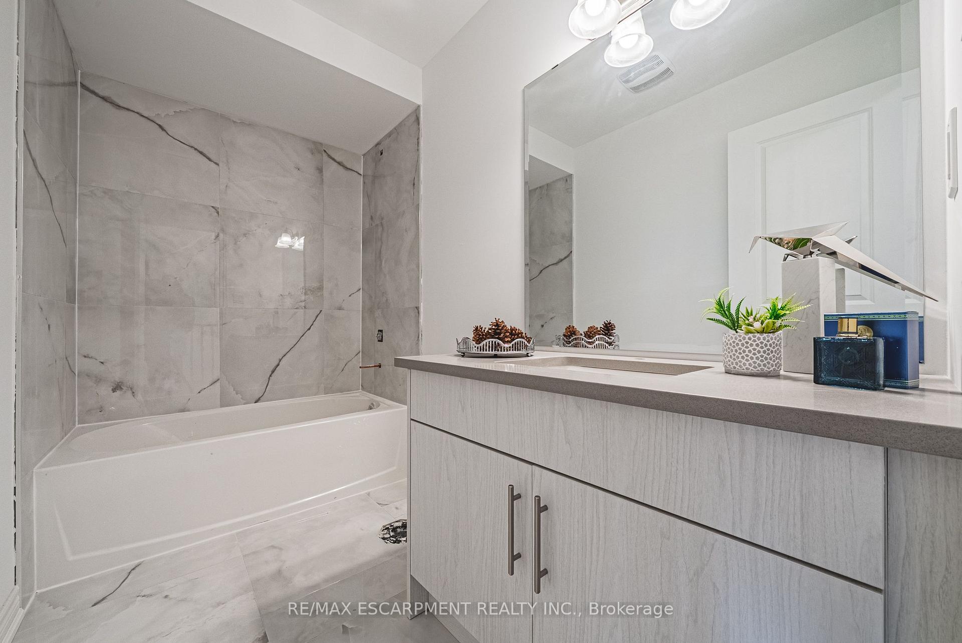 Photo 56 of 11 Davinci Boulevard, Hamilton, Carpenter — HOMEH