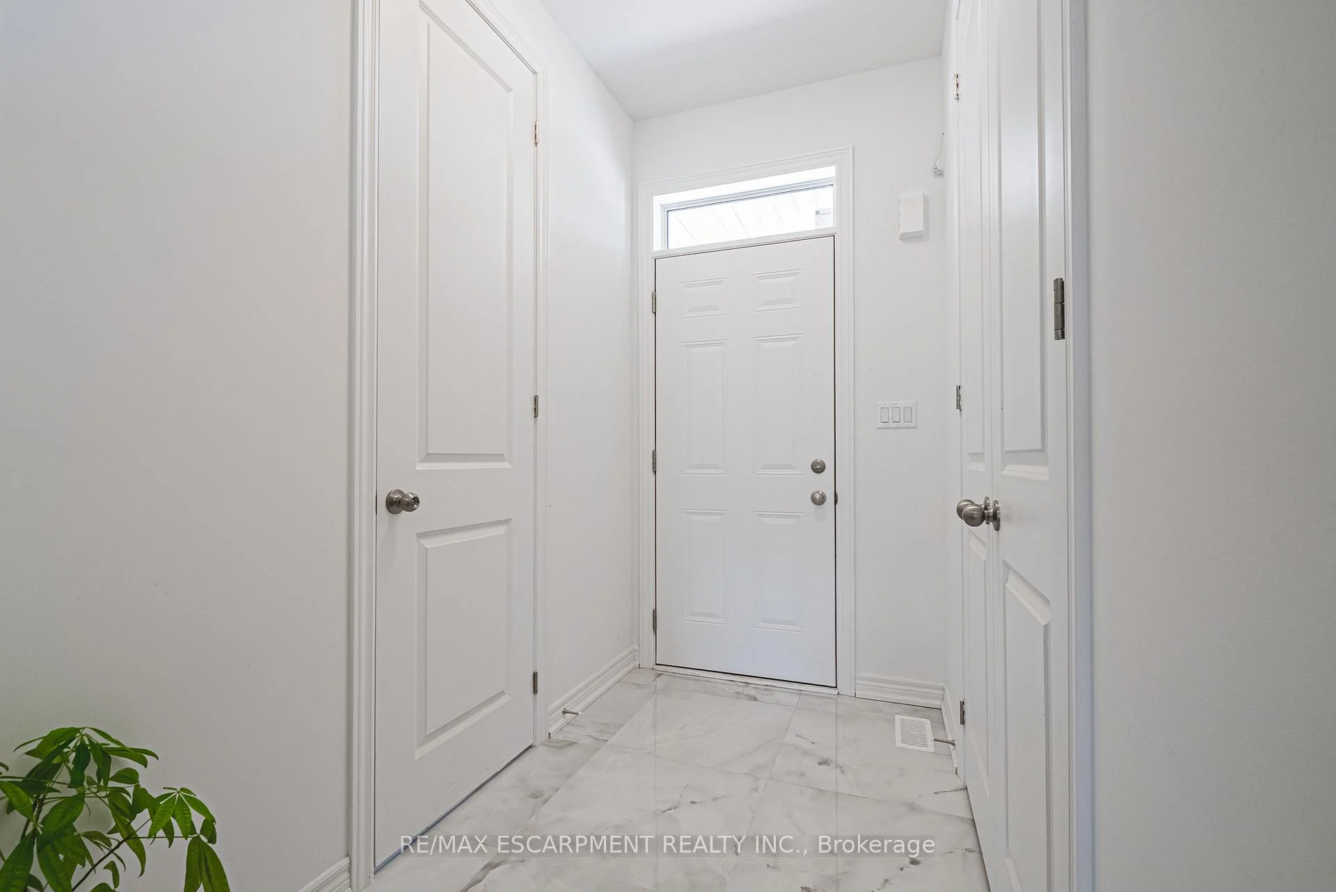 Photo 10 of 11 Davinci Boulevard, Hamilton, Carpenter — HOMEH