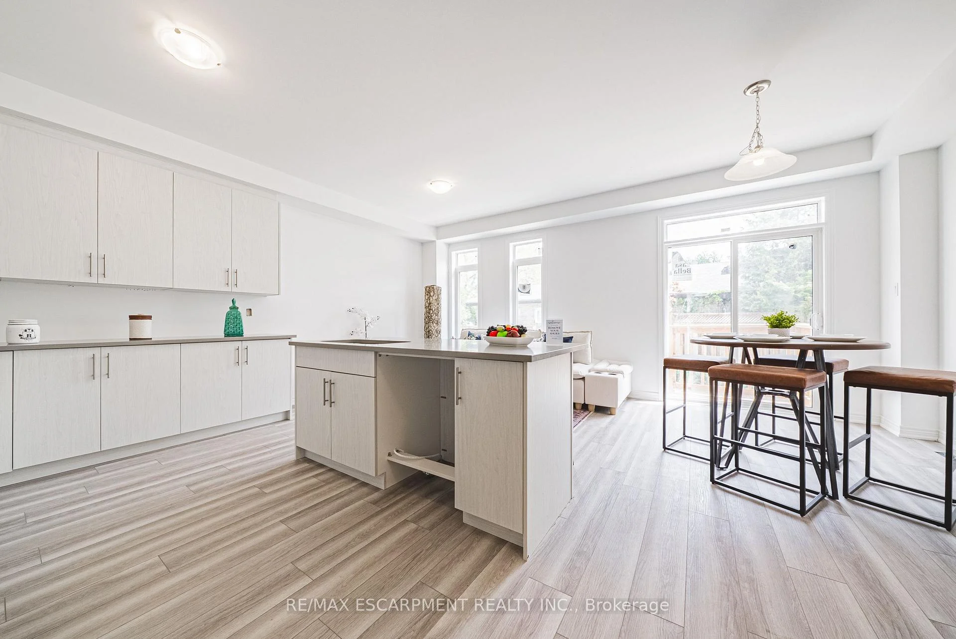 Photo 23 of 11 Davinci Boulevard, Hamilton, Carpenter — HOMEH