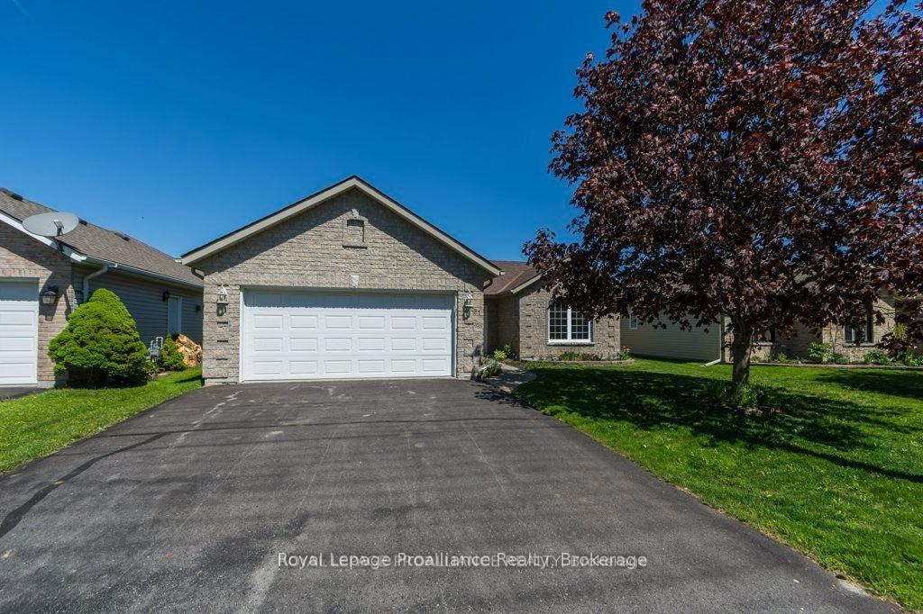 Photo 4 of 51 Applewood Drive, Brighton — HOMEH