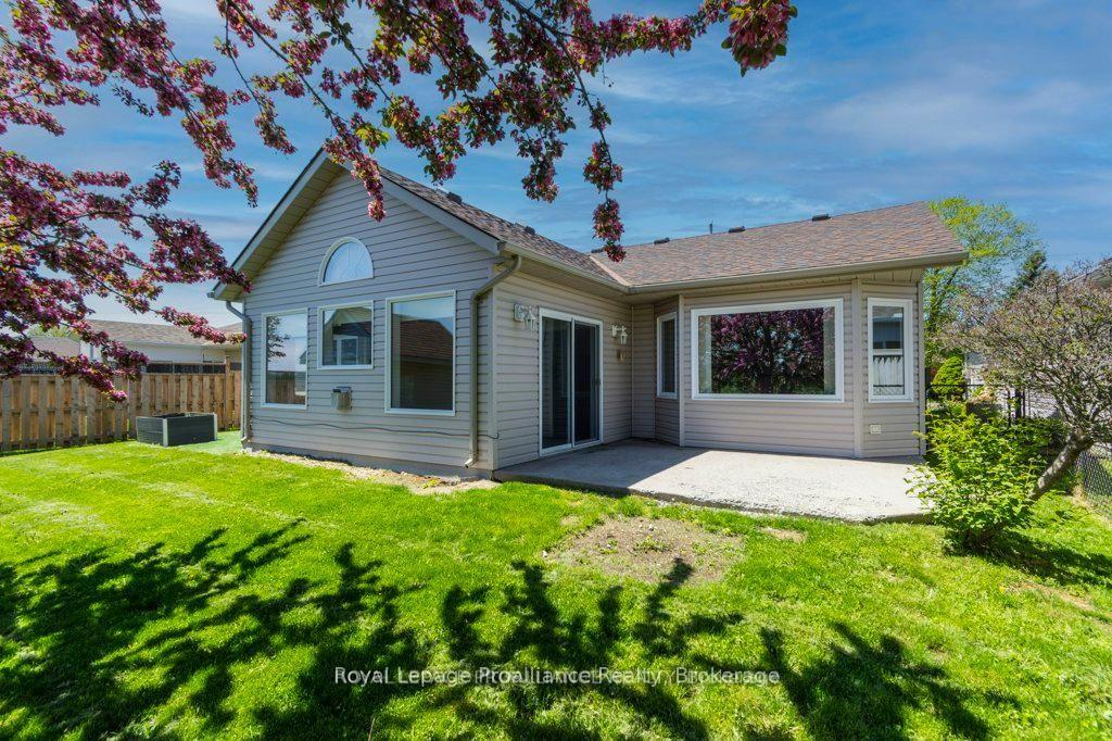 Photo 37 of 51 Applewood Drive, Brighton — HOMEH