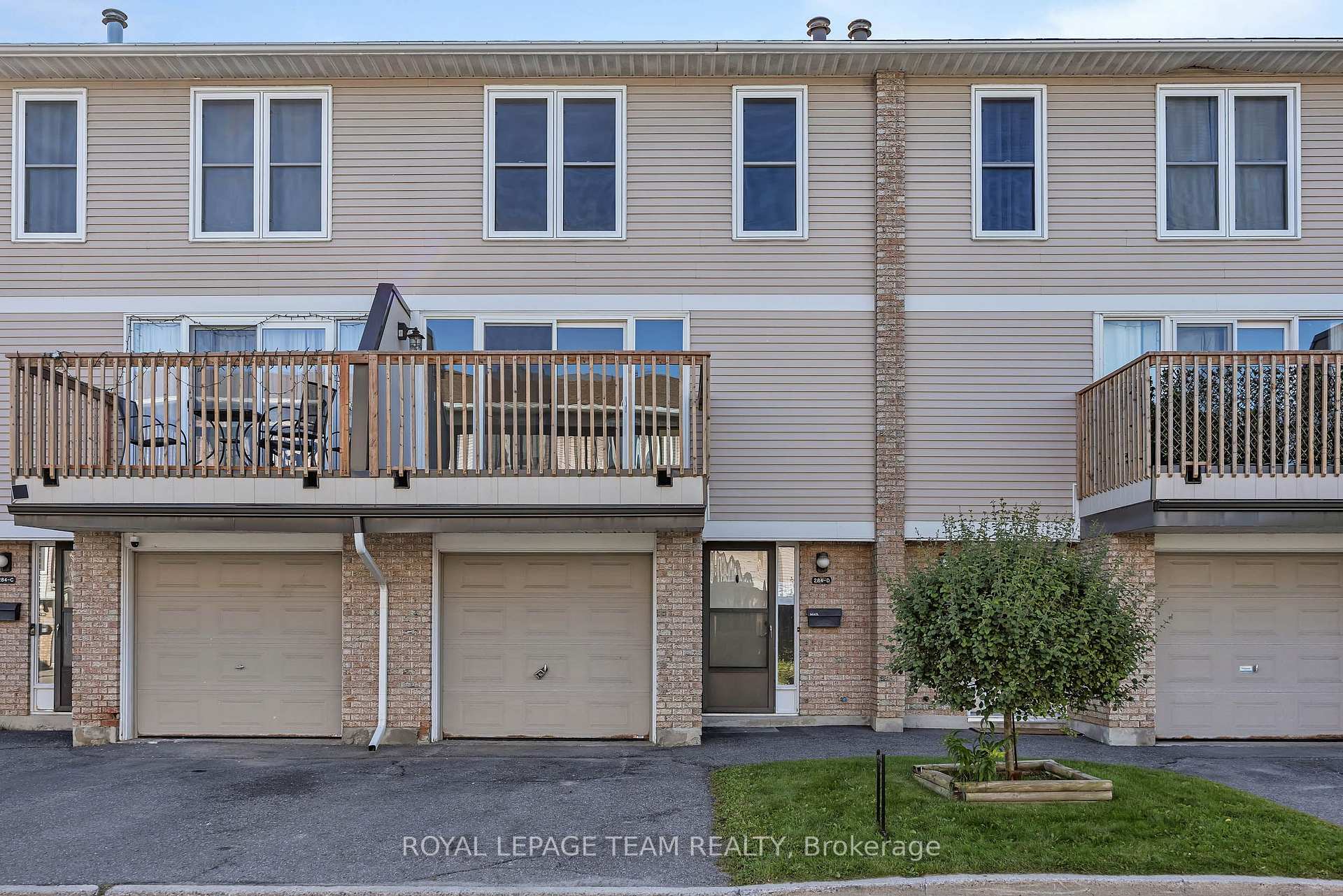 Photo of Unit D, 284 Dalehurst Drive