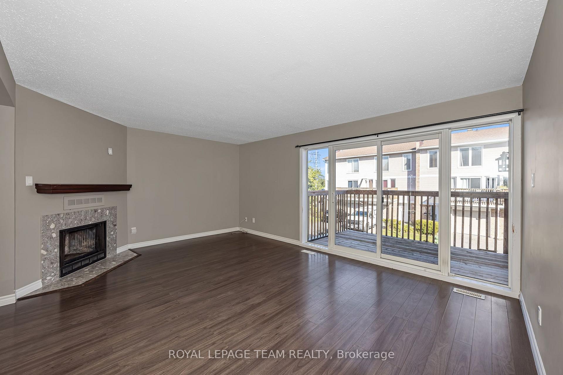 Photo 13 of Unit D, 284 Dalehurst Drive, Ottawa, Tanglewood — HOMEH