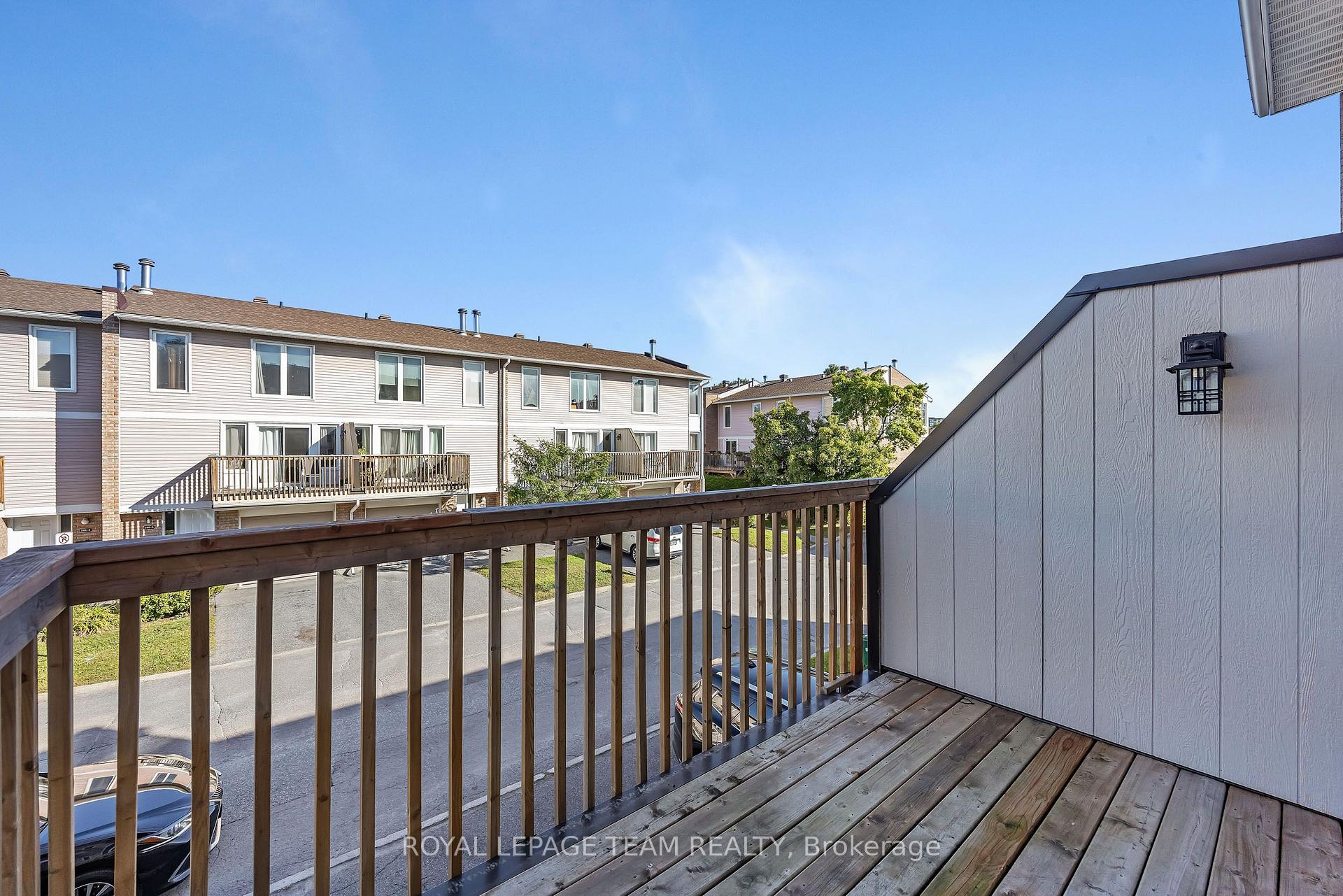 Photo 16 of Unit D, 284 Dalehurst Drive, Ottawa, Tanglewood — HOMEH