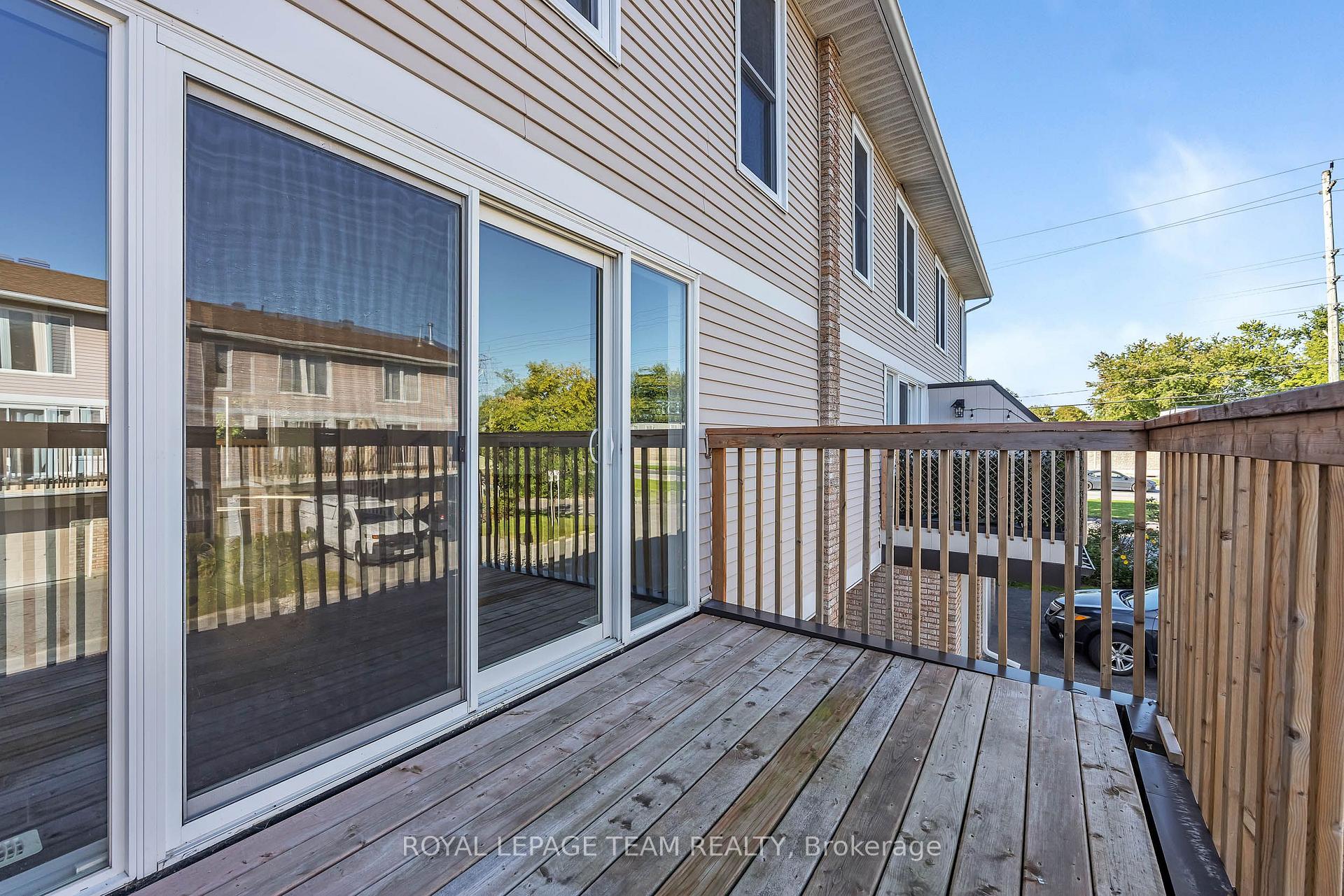 Photo 17 of Unit D, 284 Dalehurst Drive, Ottawa, Tanglewood — HOMEH