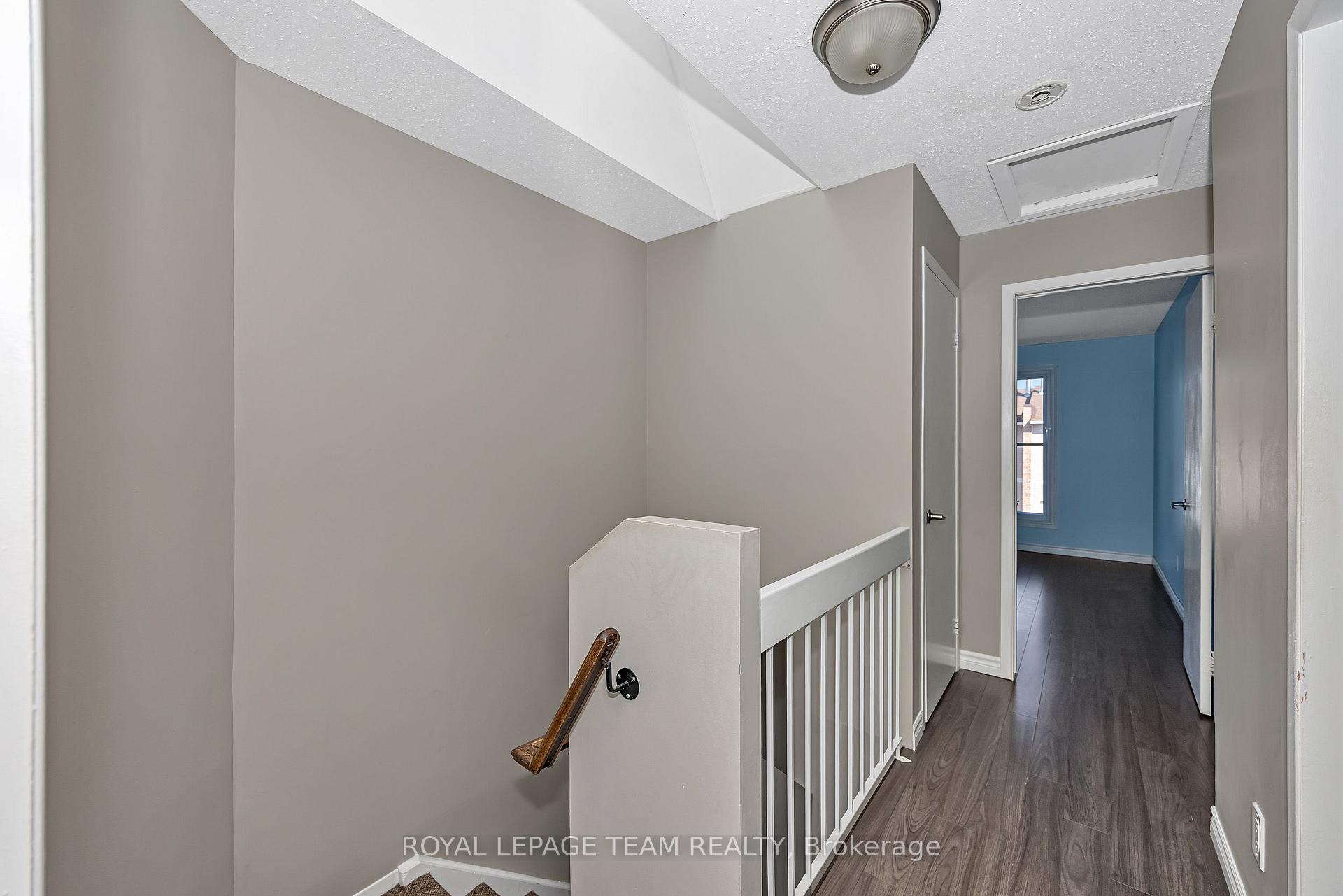 Photo 25 of Unit D, 284 Dalehurst Drive, Ottawa, Tanglewood — HOMEH
