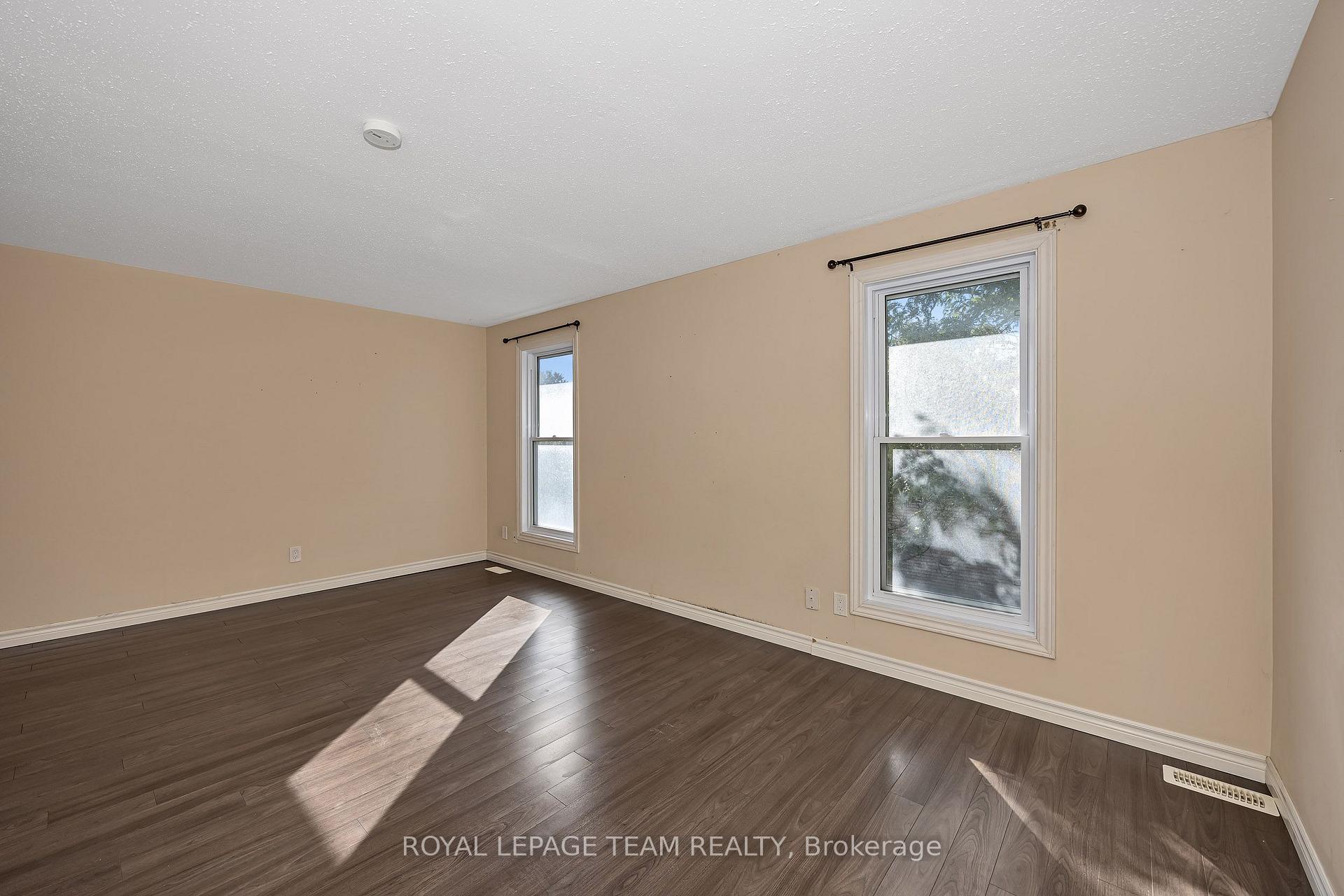 Photo 26 of Unit D, 284 Dalehurst Drive, Ottawa, Tanglewood — HOMEH