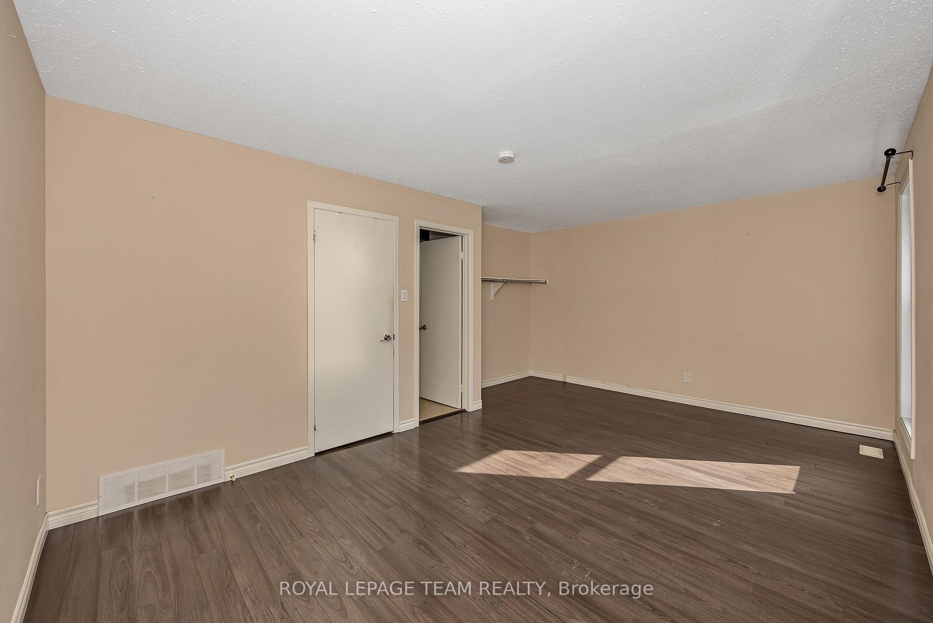Photo 27 of Unit D, 284 Dalehurst Drive, Ottawa, Tanglewood — HOMEH