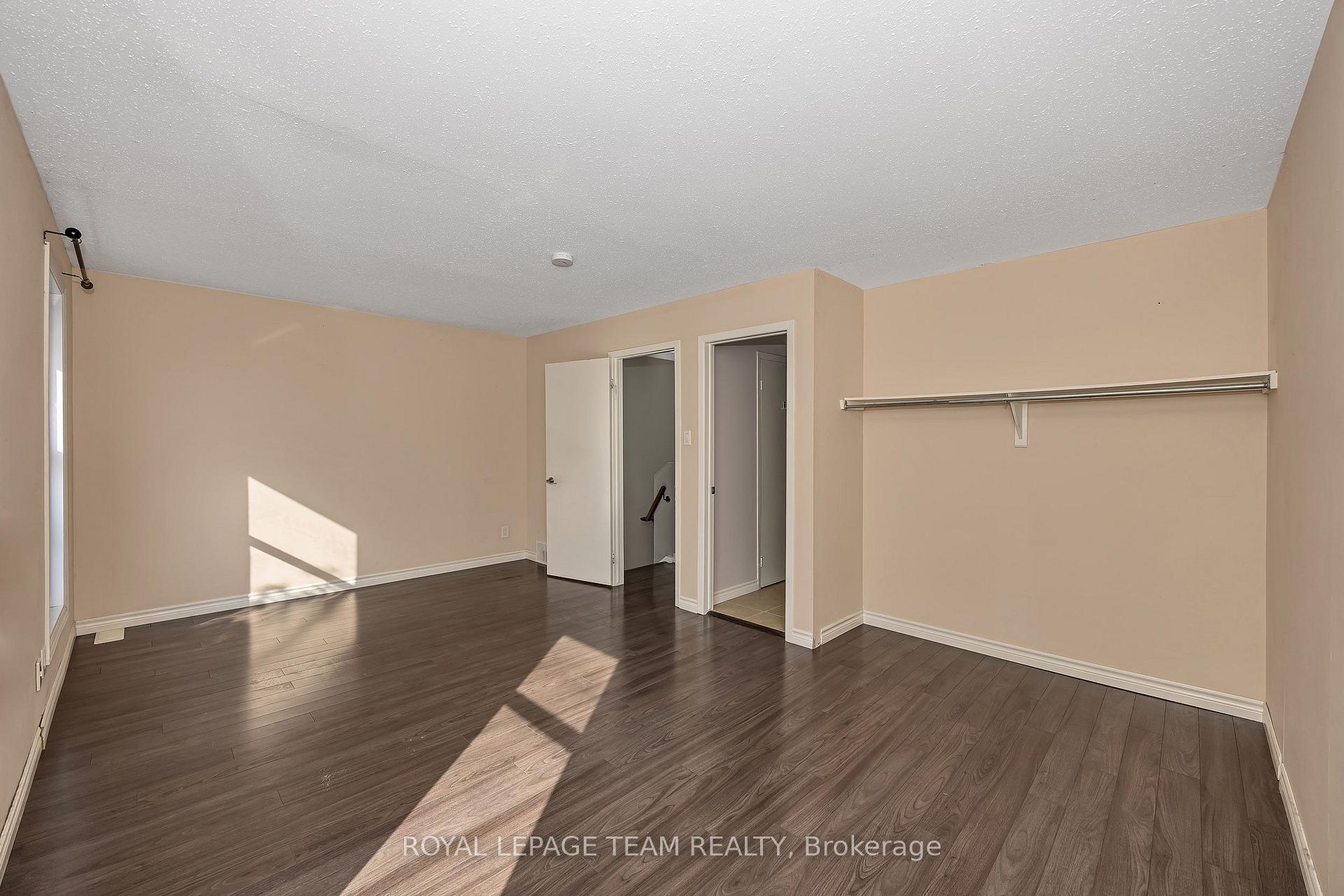 Photo 28 of Unit D, 284 Dalehurst Drive, Ottawa, Tanglewood — HOMEH