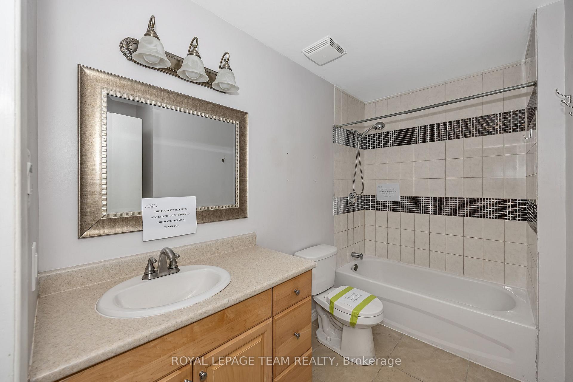 Photo 29 of Unit D, 284 Dalehurst Drive, Ottawa, Tanglewood — HOMEH