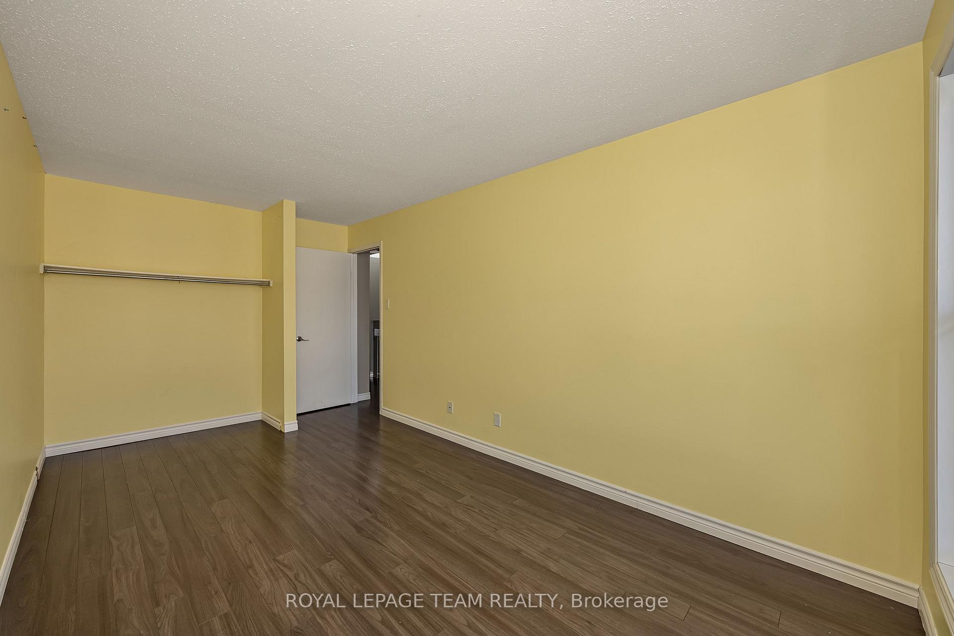 Photo 31 of Unit D, 284 Dalehurst Drive, Ottawa, Tanglewood — HOMEH