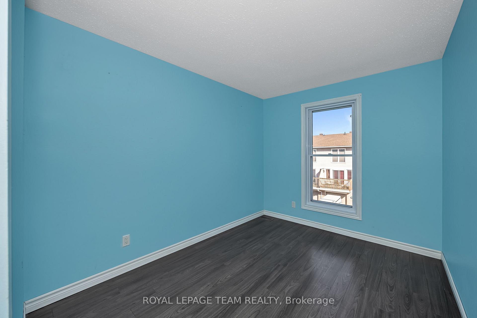 Photo 32 of Unit D, 284 Dalehurst Drive, Ottawa, Tanglewood — HOMEH