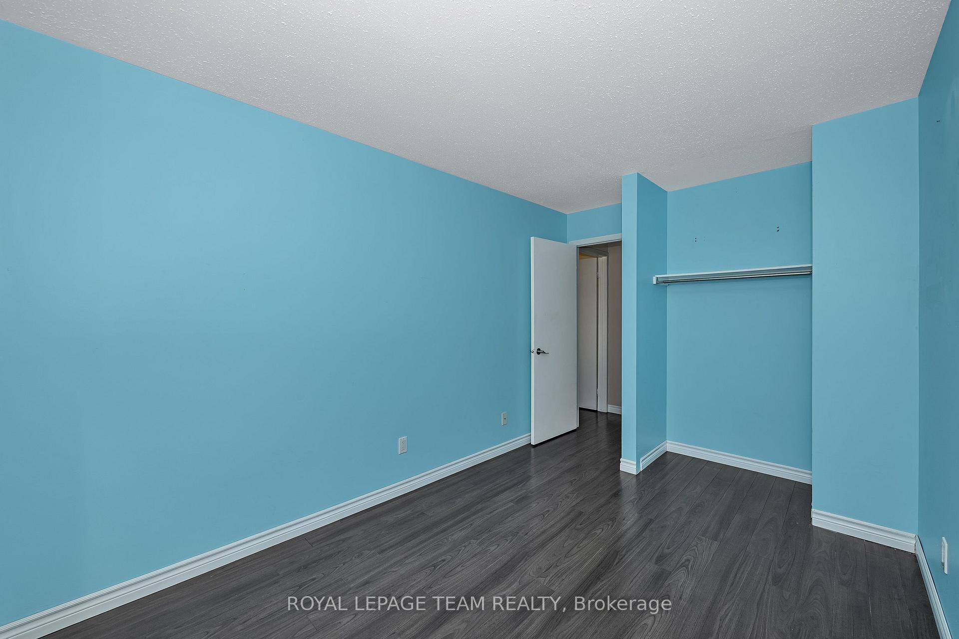 Photo 33 of Unit D, 284 Dalehurst Drive, Ottawa, Tanglewood — HOMEH