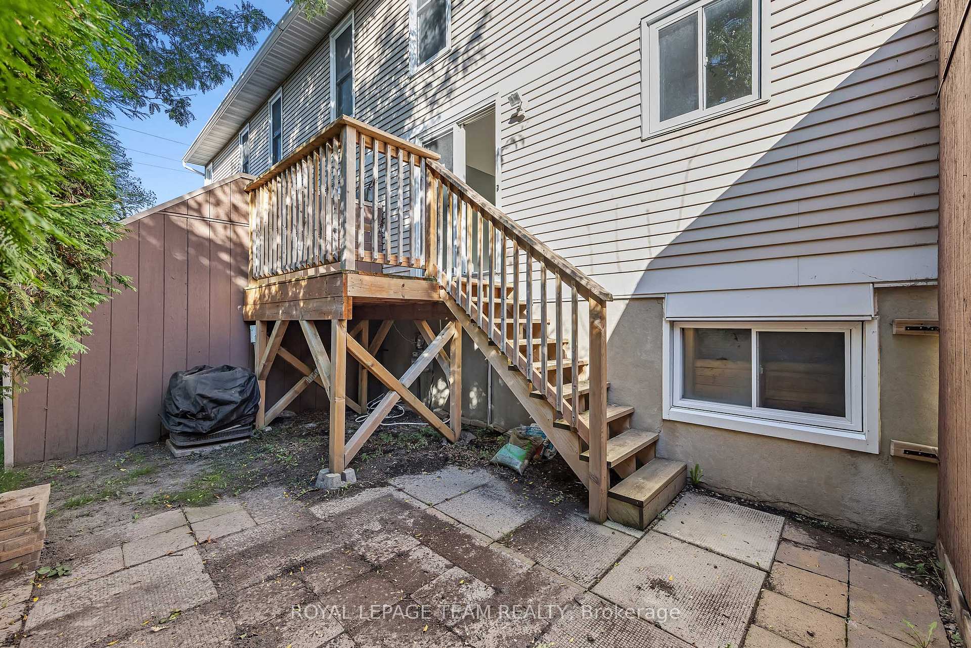Photo 37 of Unit D, 284 Dalehurst Drive, Ottawa, Tanglewood — HOMEH