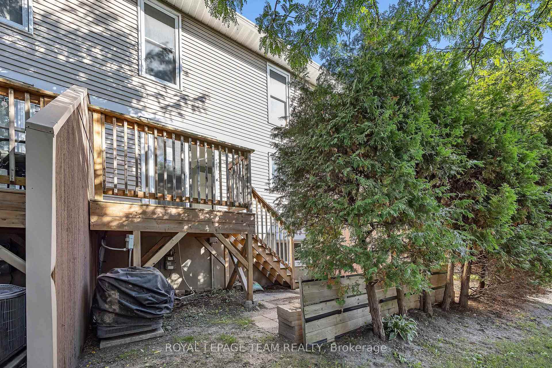 Photo 39 of Unit D, 284 Dalehurst Drive, Ottawa, Tanglewood — HOMEH