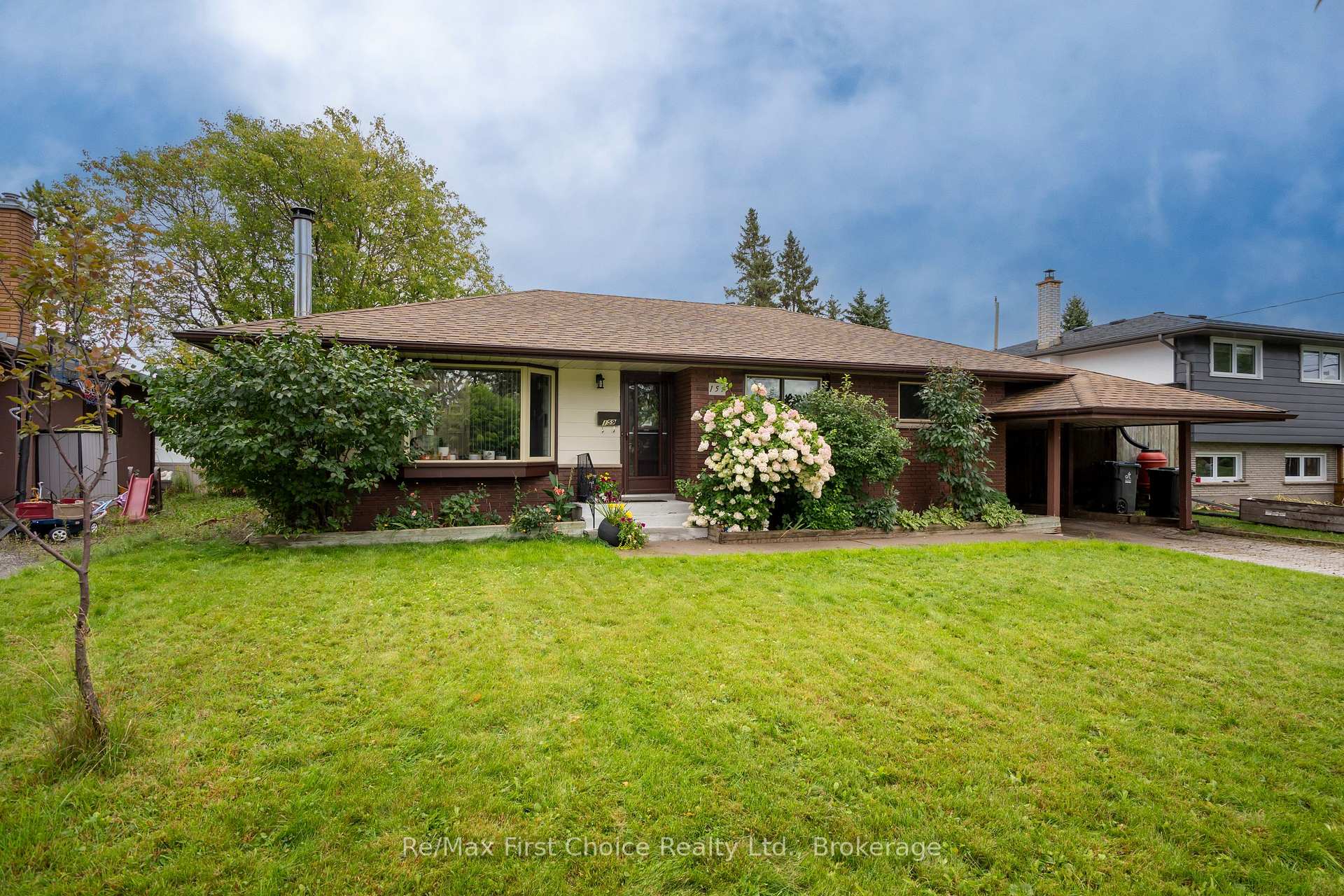 Photo 1 of 159 Hogarth Street, Thunder Bay, Grandview — HOMEH