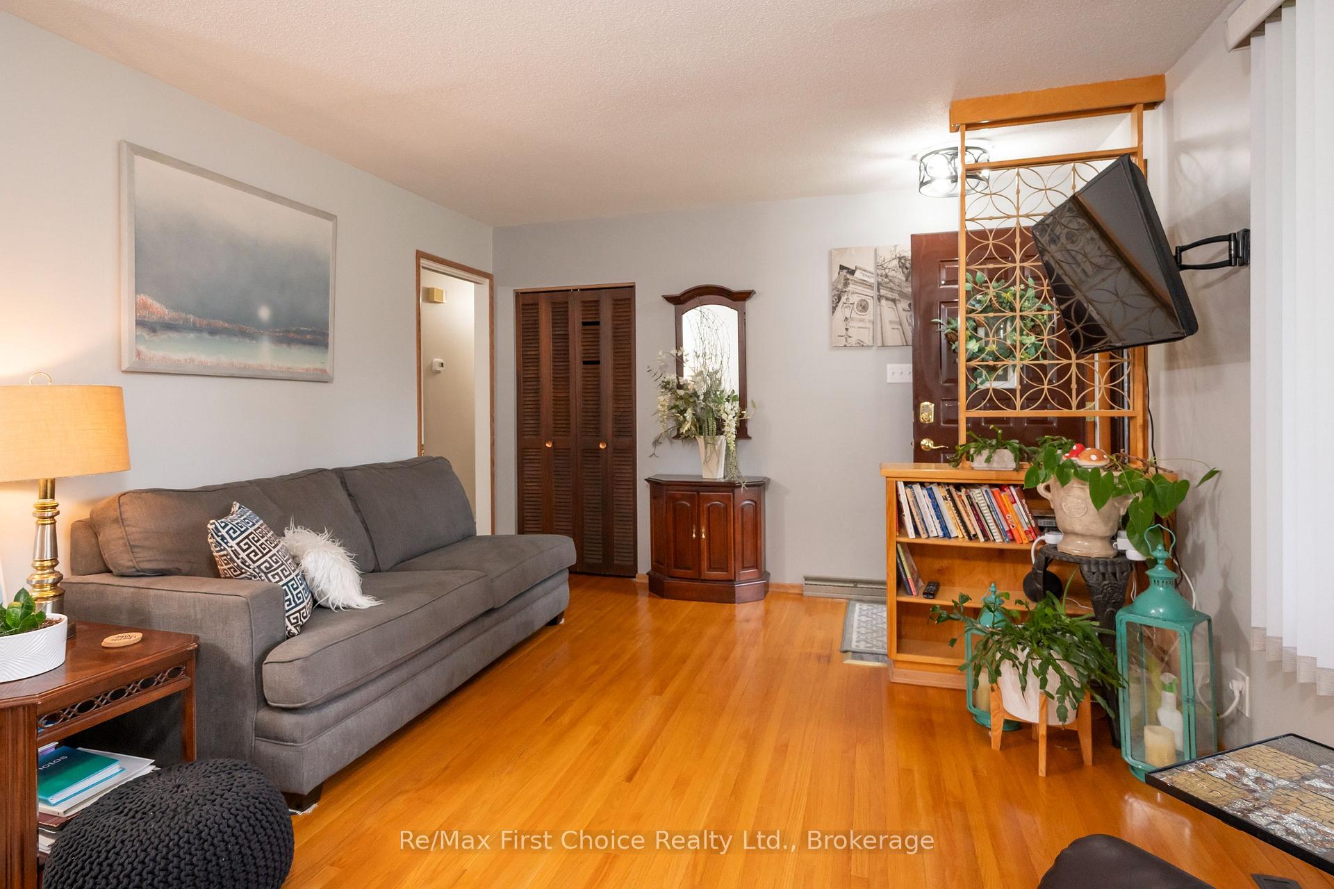 Photo 11 of 159 Hogarth Street, Thunder Bay, Grandview — HOMEH