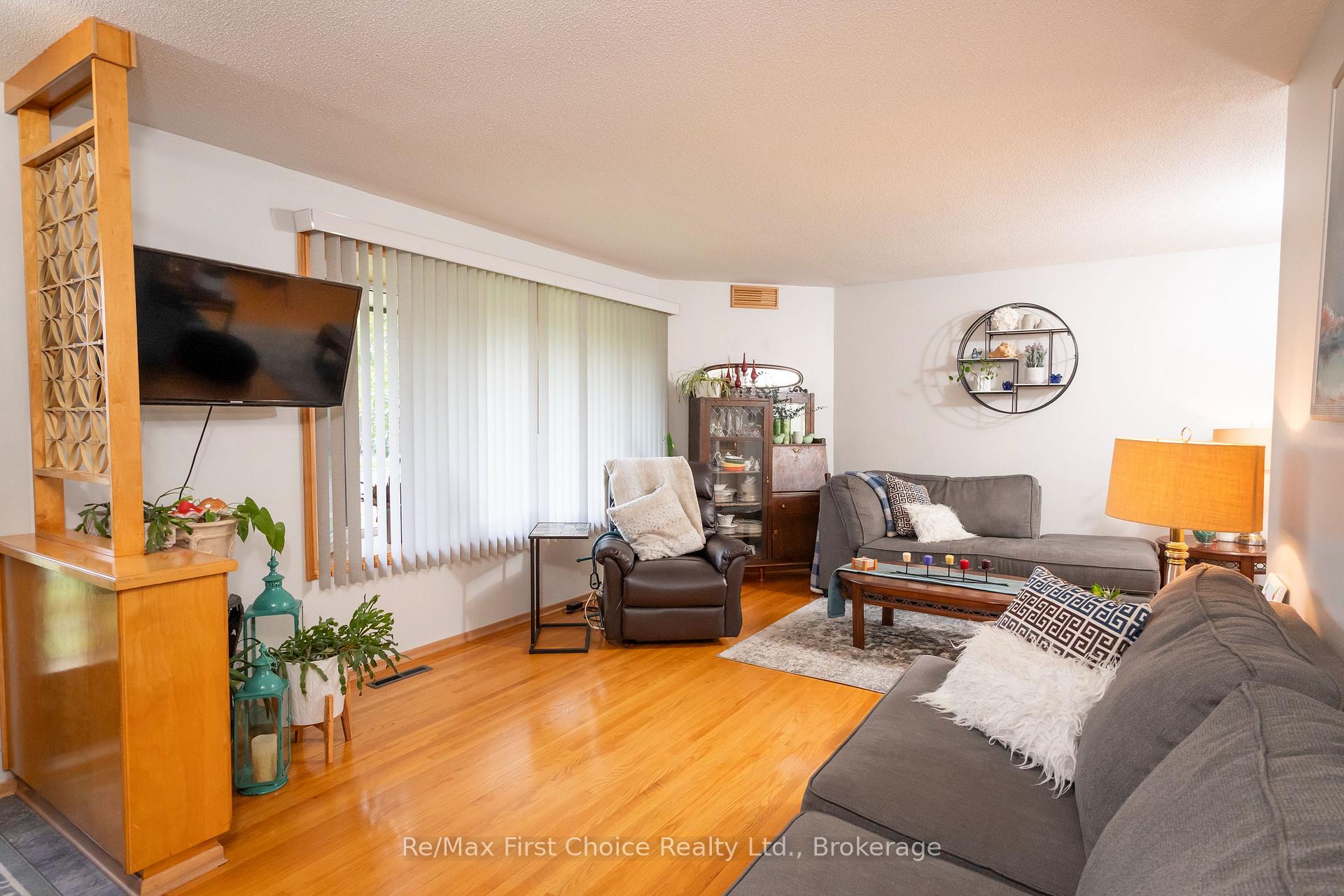 Photo 13 of 159 Hogarth Street, Thunder Bay, Grandview — HOMEH